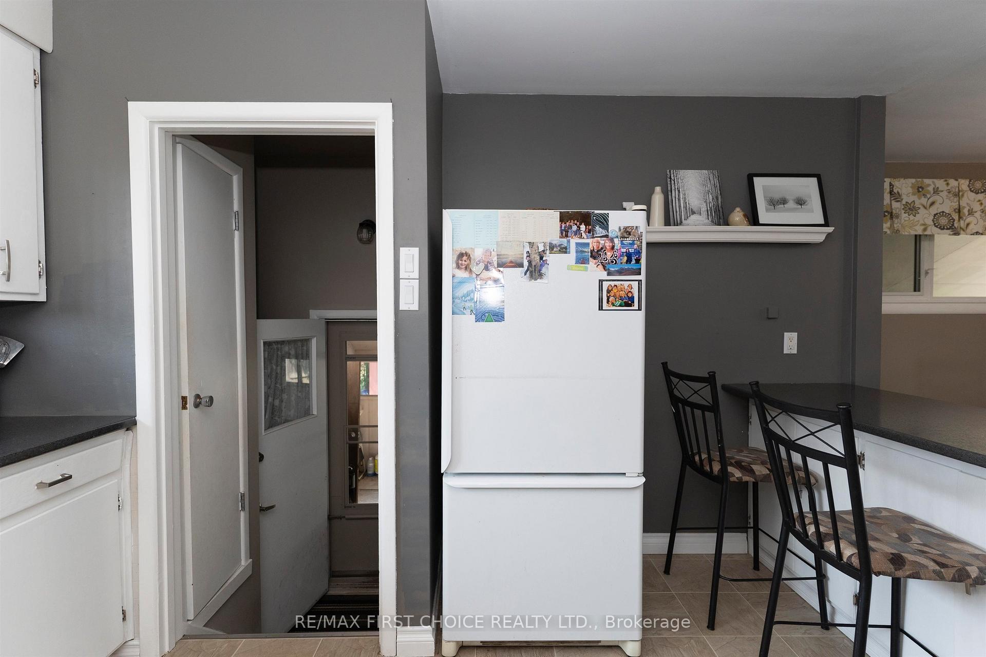 Photo 7 of 601 Edward Street S, Thunder Bay, Green Acres — HOMEH