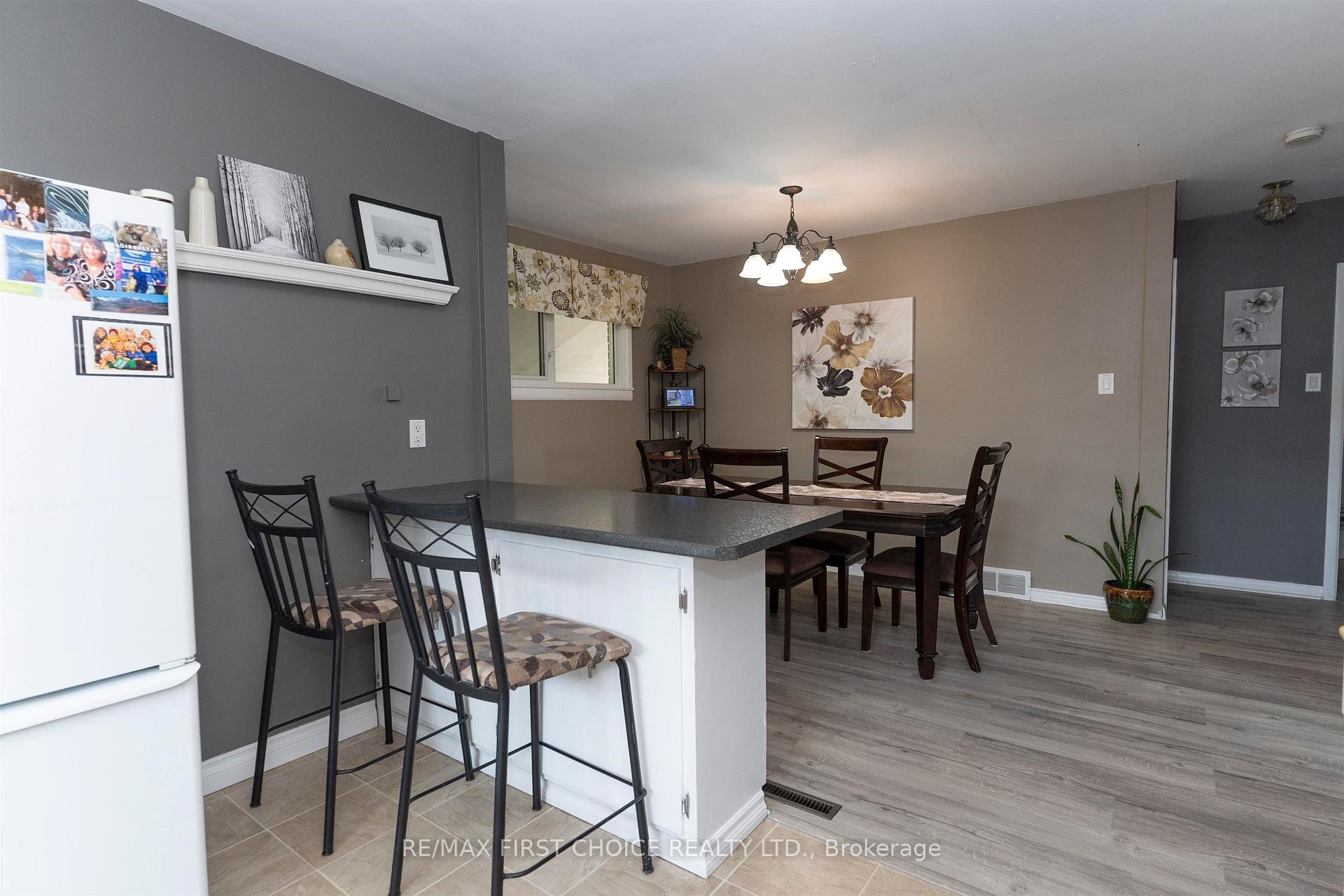 Photo 8 of 601 Edward Street S, Thunder Bay, Green Acres — HOMEH