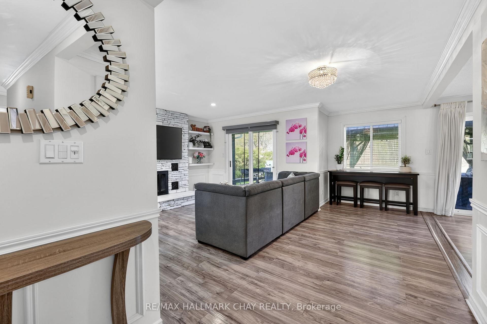 Photo 10 of 2330 Lakeshore Road E, Oro-Medonte, Hawkestone — HOMEH