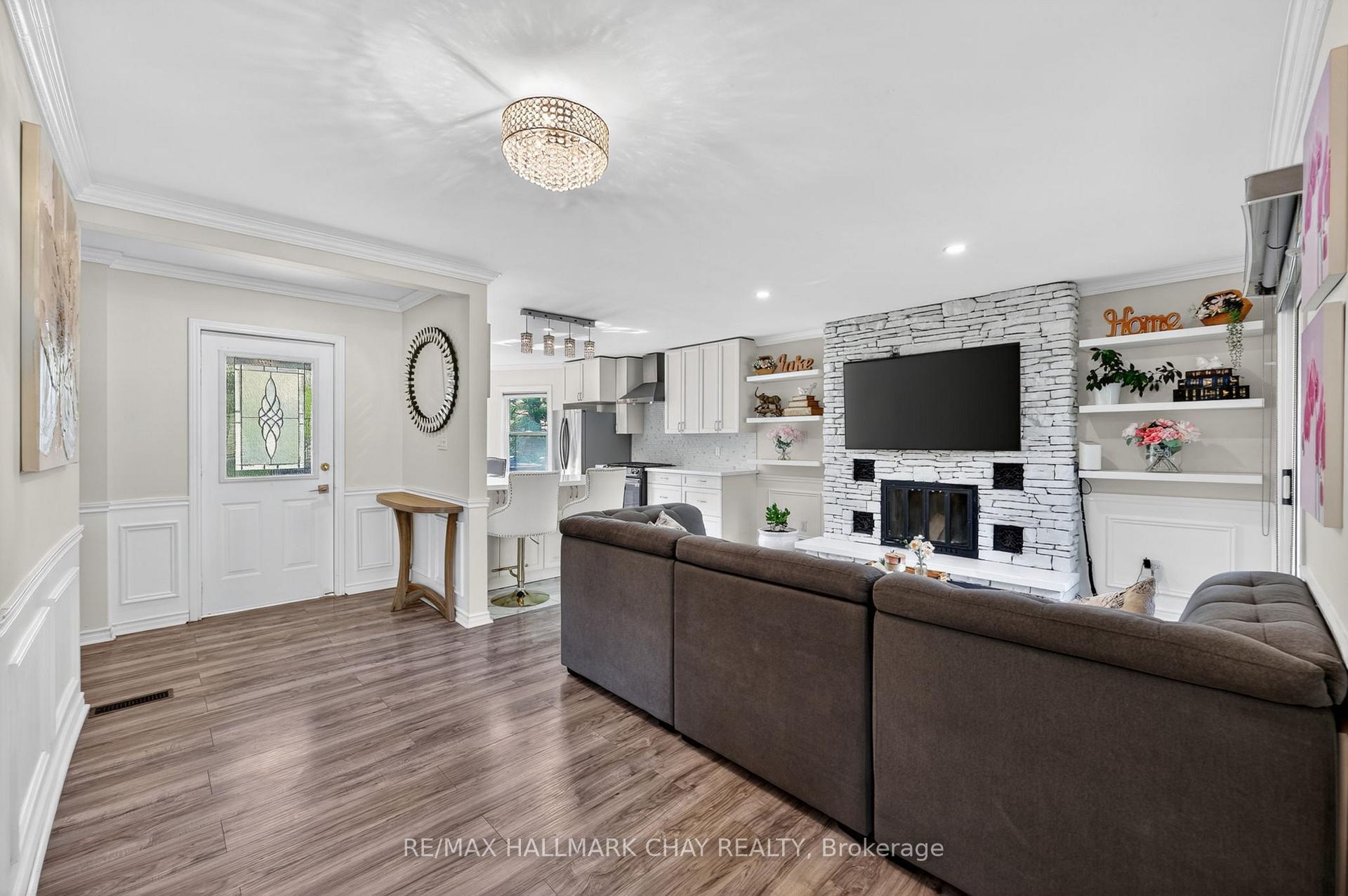 Photo 11 of 2330 Lakeshore Road E, Oro-Medonte, Hawkestone — HOMEH