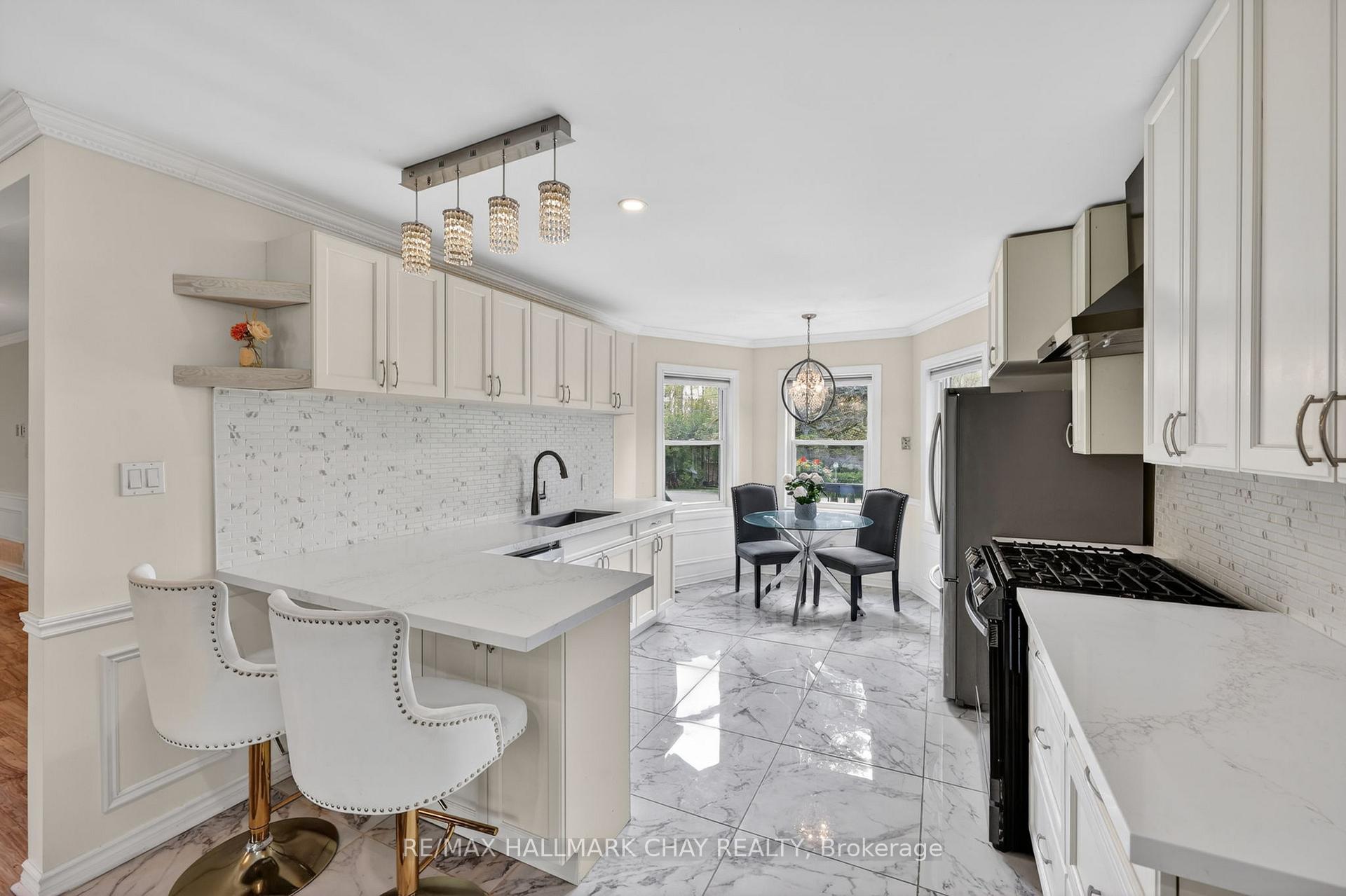 Photo 16 of 2330 Lakeshore Road E, Oro-Medonte, Hawkestone — HOMEH