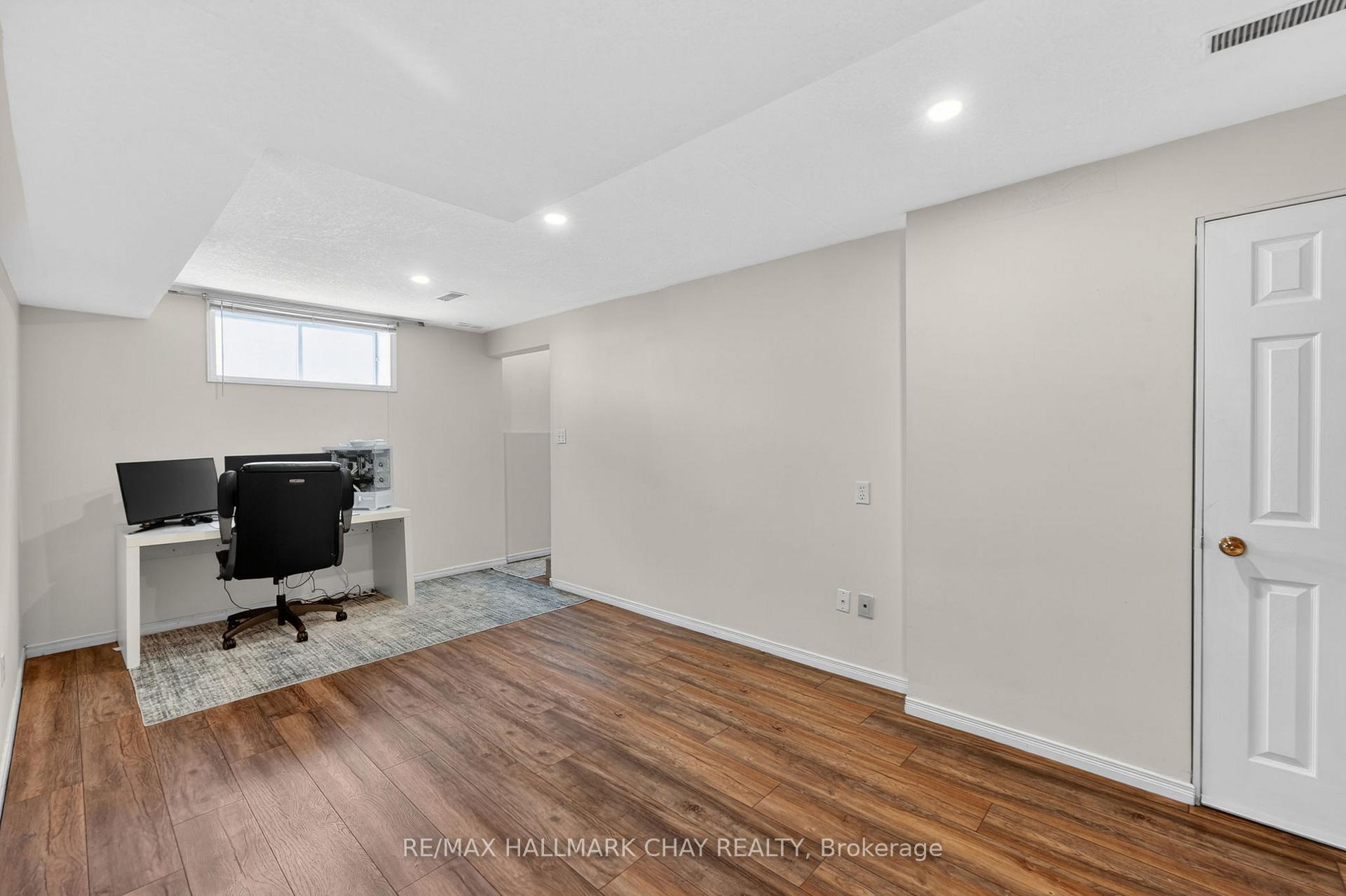 Photo 28 of 2330 Lakeshore Road E, Oro-Medonte, Hawkestone — HOMEH