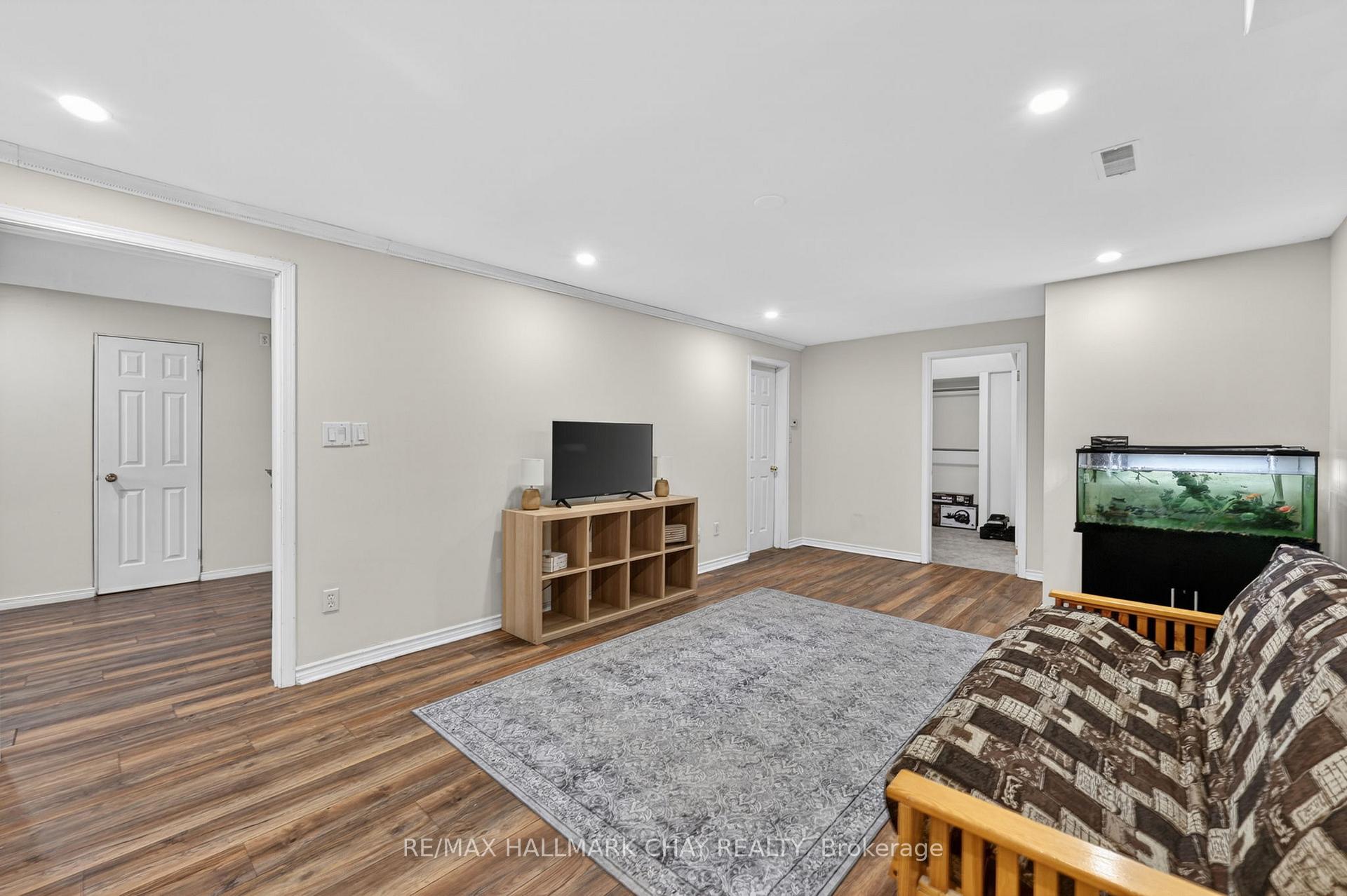 Photo 29 of 2330 Lakeshore Road E, Oro-Medonte, Hawkestone — HOMEH