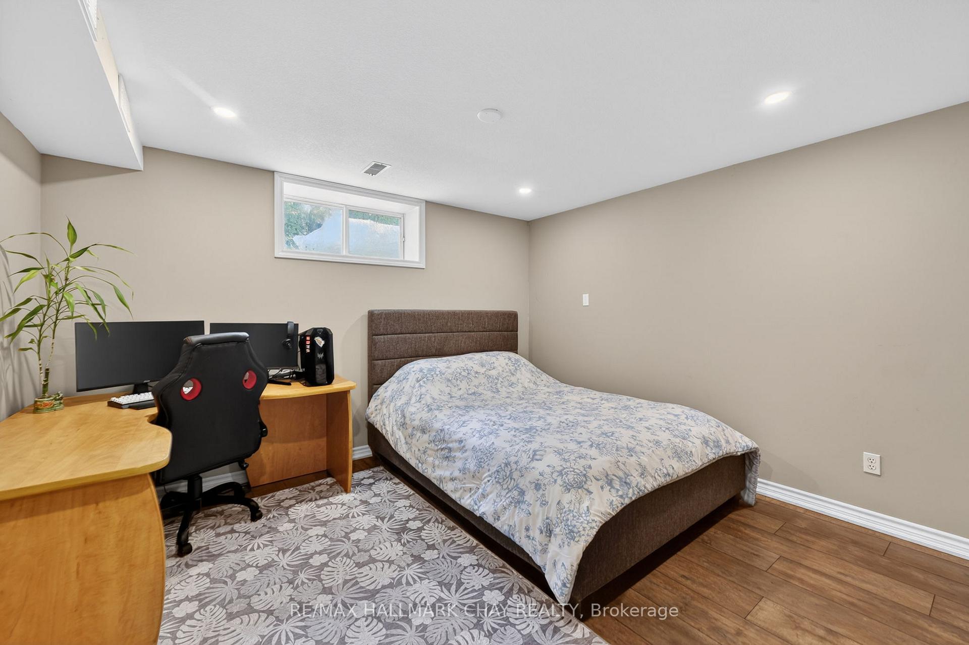 Photo 31 of 2330 Lakeshore Road E, Oro-Medonte, Hawkestone — HOMEH