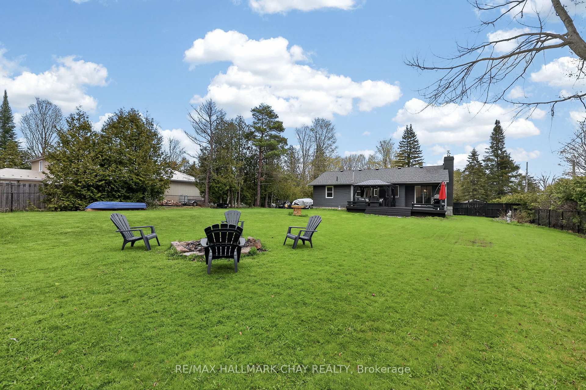 Photo 39 of 2330 Lakeshore Road E, Oro-Medonte, Hawkestone — HOMEH