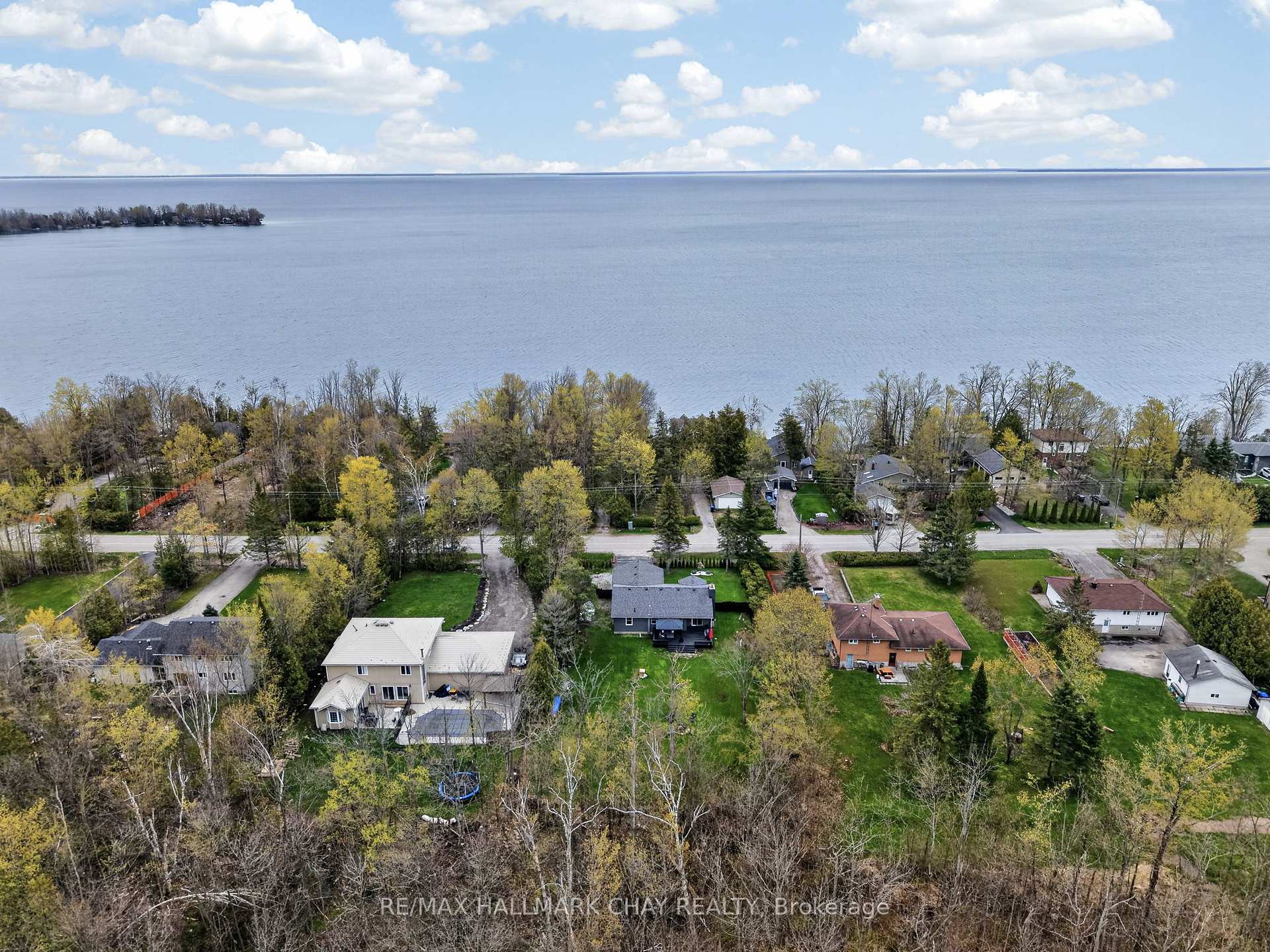 Photo 46 of 2330 Lakeshore Road E, Oro-Medonte, Hawkestone — HOMEH