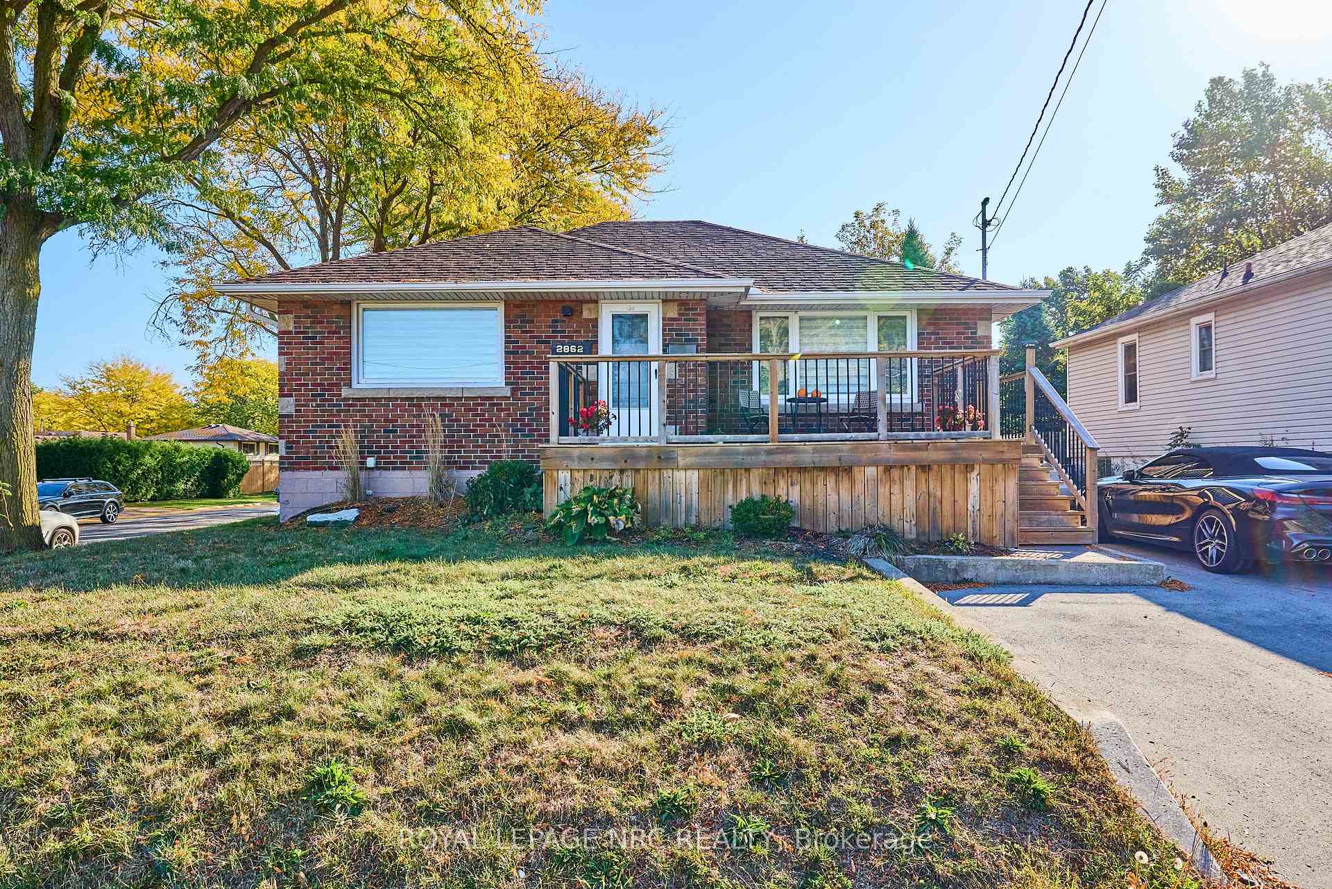 Photo 2 of 2862 Dorchester Road, Niagara Falls, Stamford — HOMEH