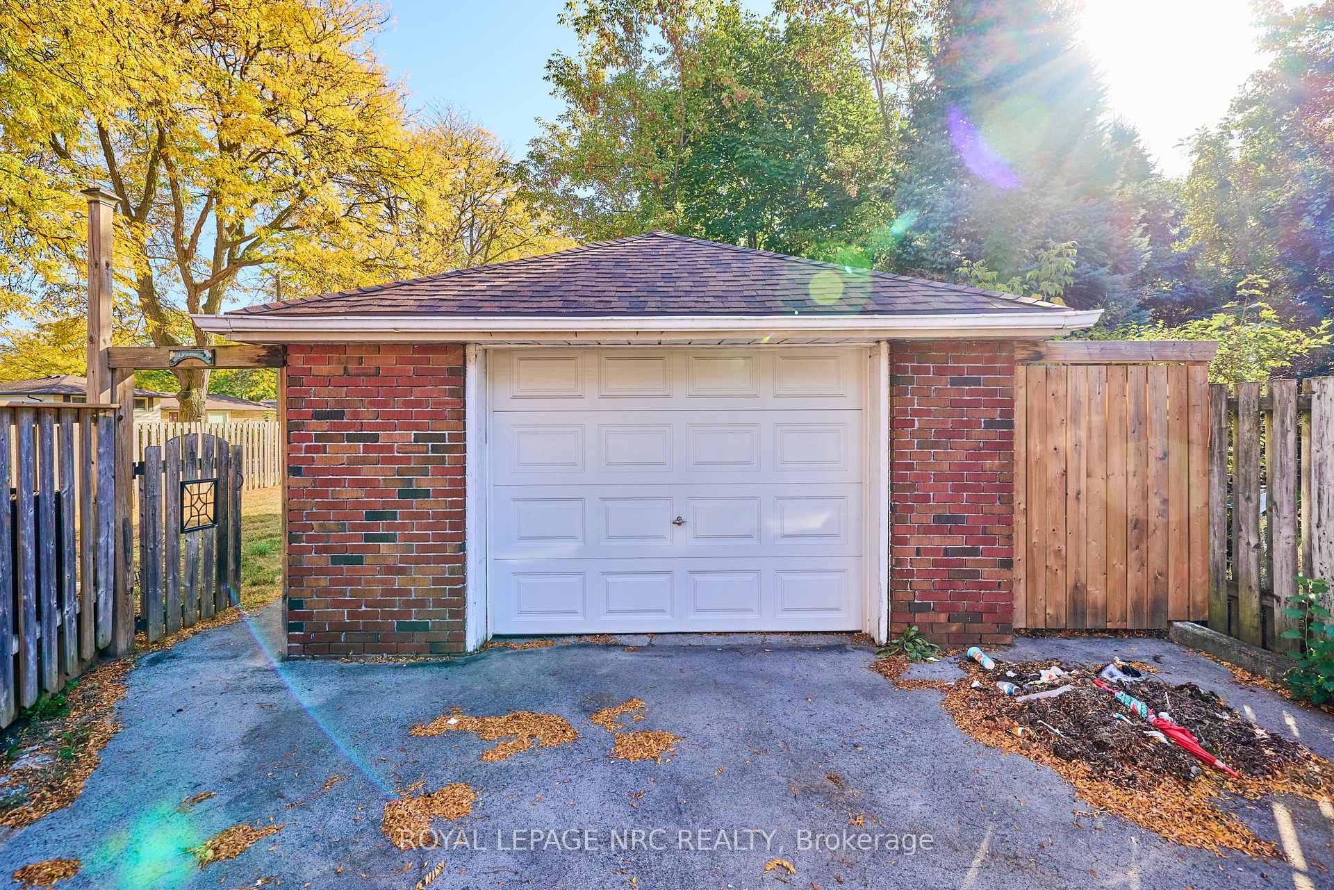 Photo 4 of 2862 Dorchester Road, Niagara Falls, Stamford — HOMEH