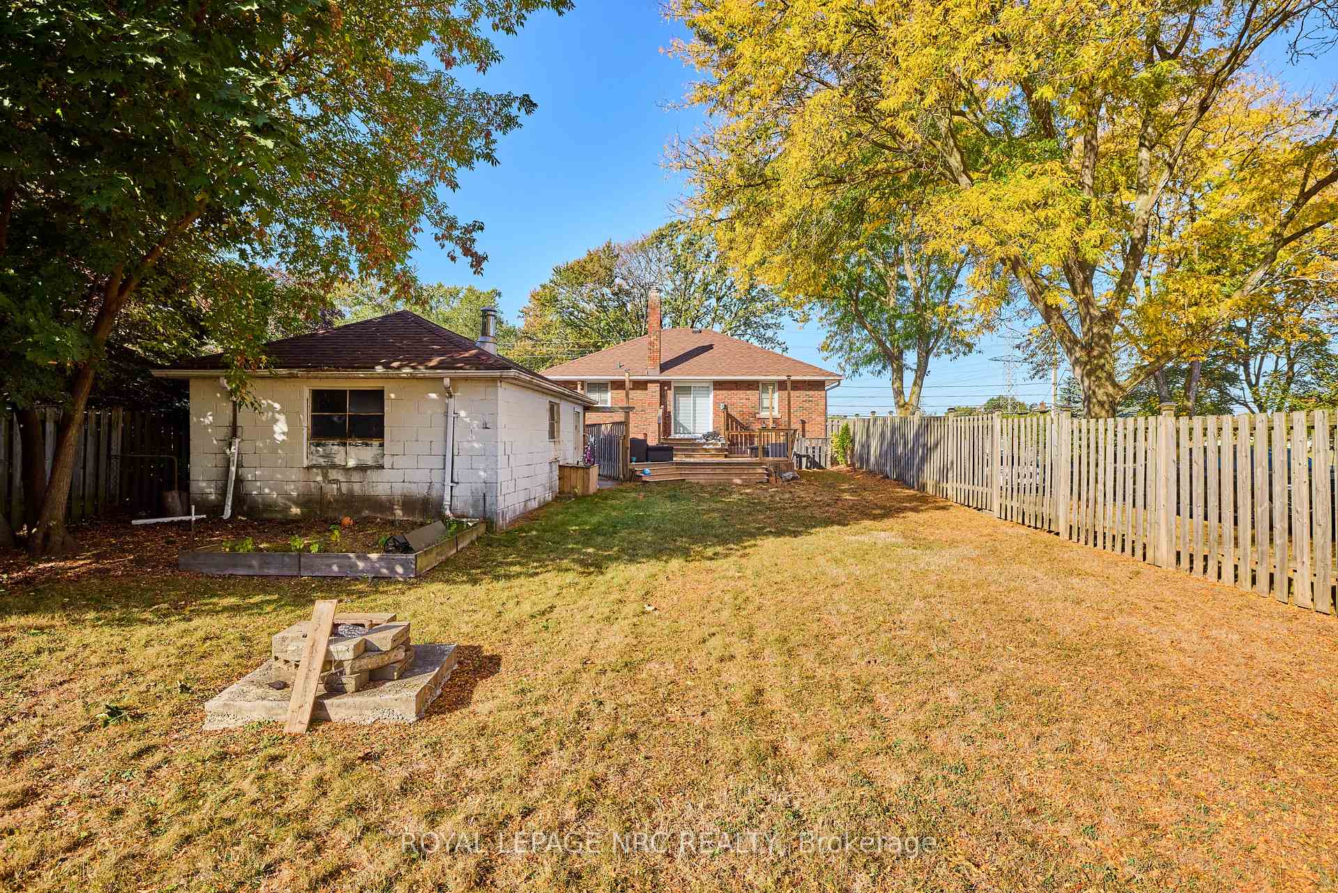 Photo 9 of 2862 Dorchester Road, Niagara Falls, Stamford — HOMEH