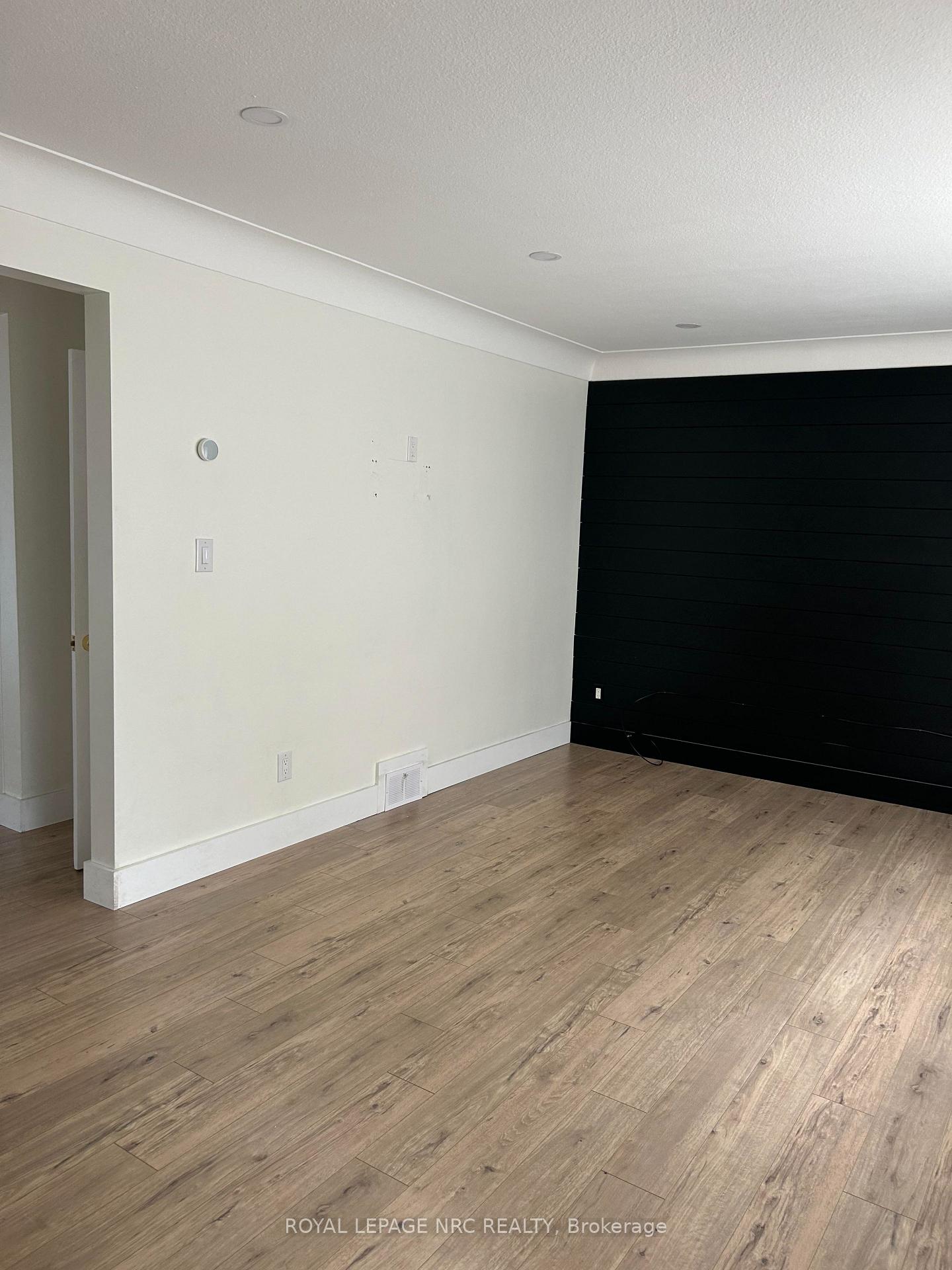 Photo 15 of 2862 Dorchester Road, Niagara Falls, Stamford — HOMEH