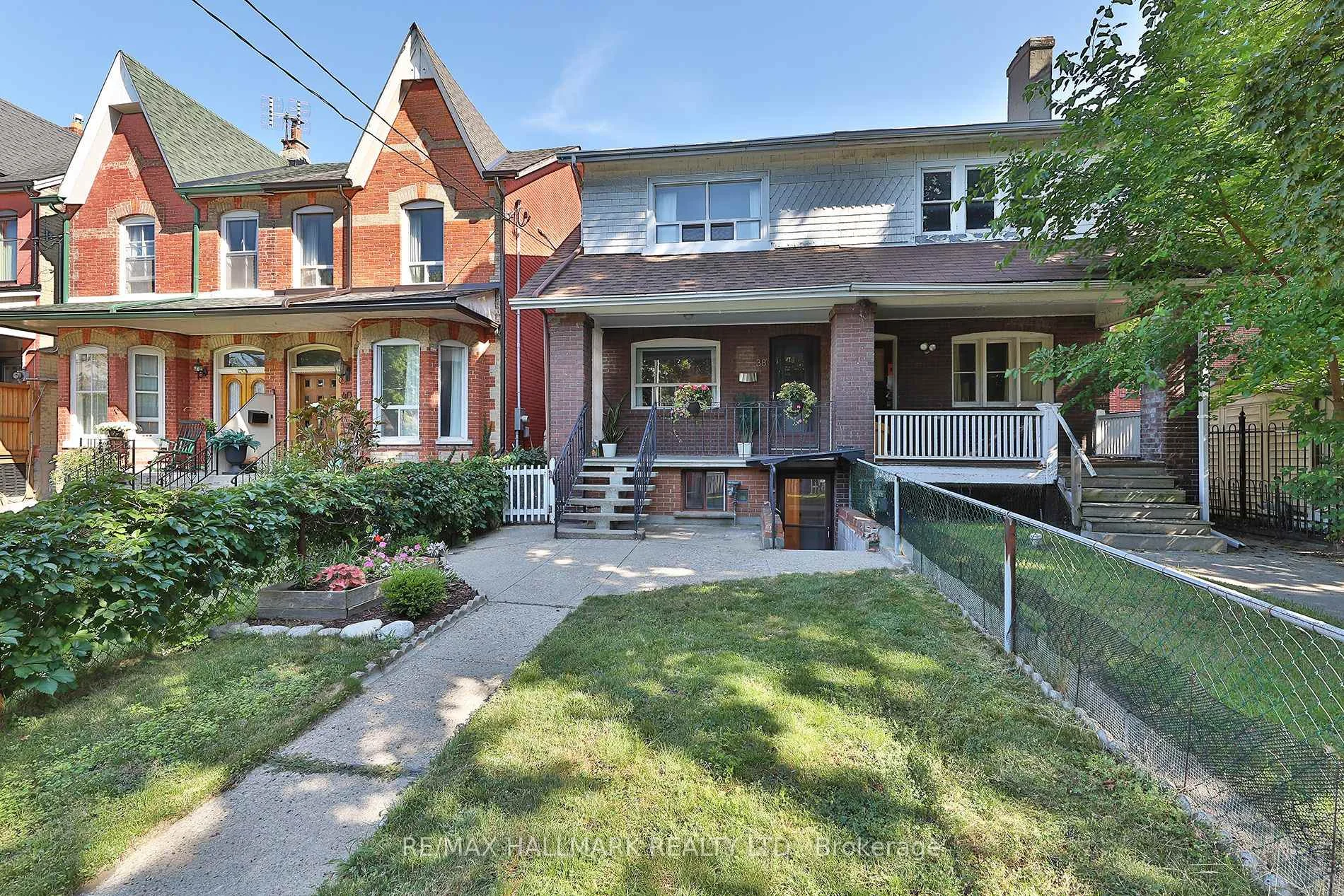 Photo 3 of 38 Halton Street, Toronto, Trinity-Bellwoods — HOMEH