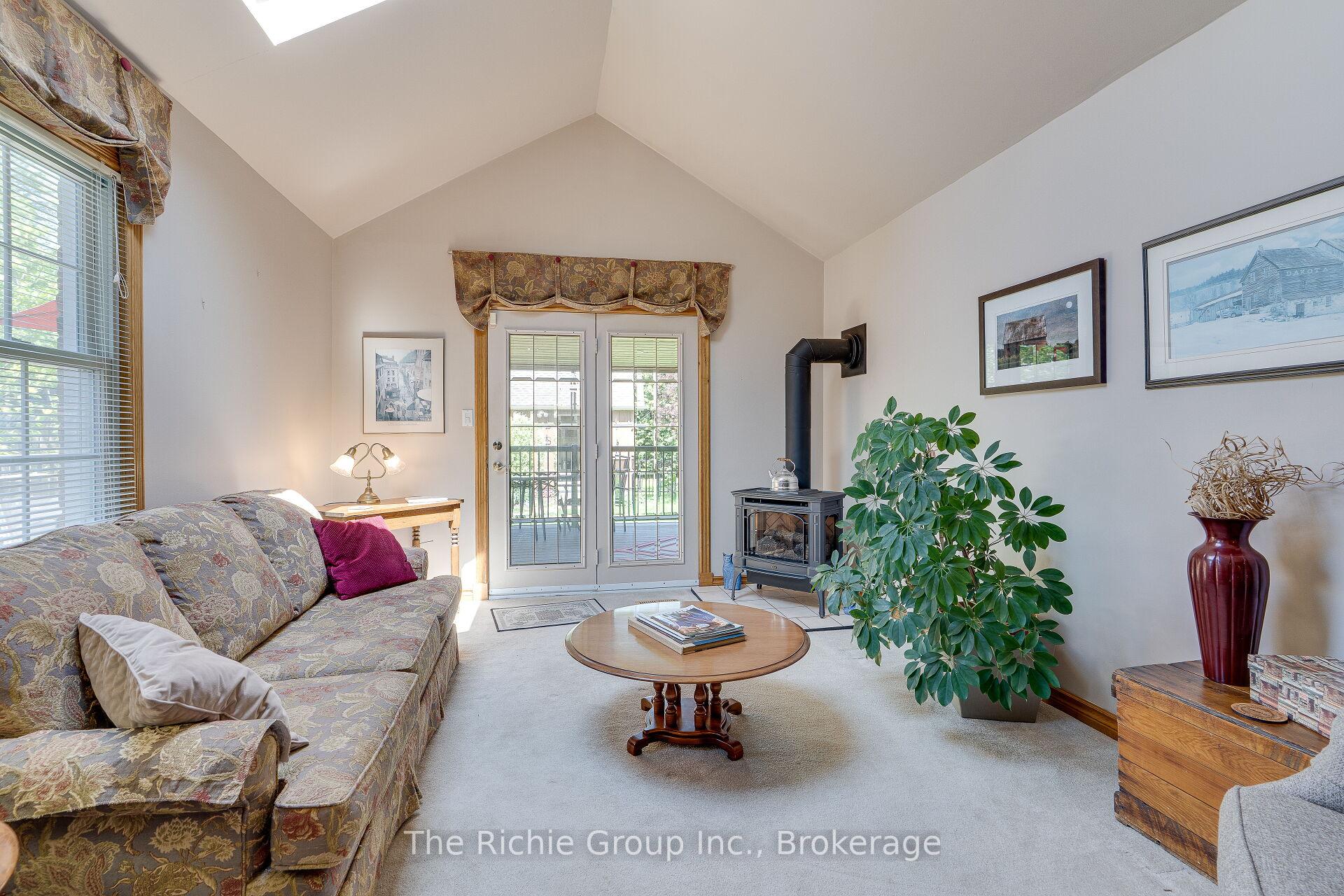 Photo 16 of 15 Emma Street, Caledon, Caledon East — HOMEH