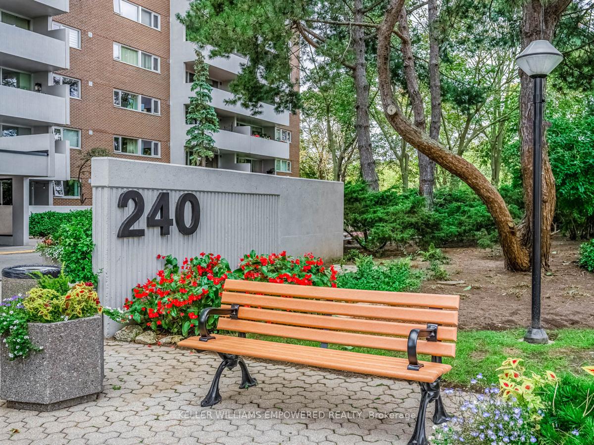 Photo 3 of Unit 1309, 240 Scarlett Road, Toronto, Rockcliffe-Smythe — HOMEH