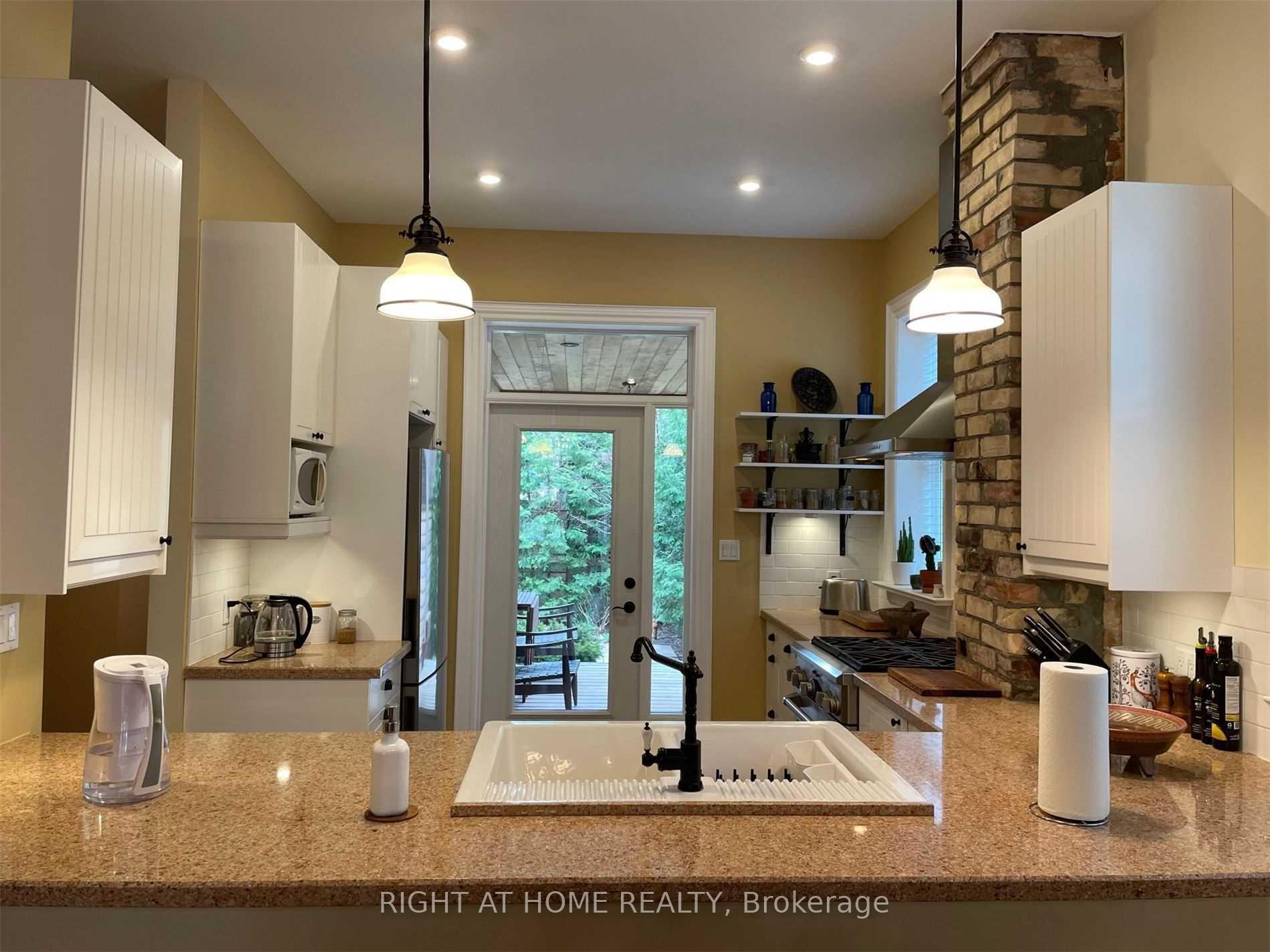 Photo 5 of Unit Main, 55 West Lodge Avenue, Toronto, Roncesvalles — HOMEH