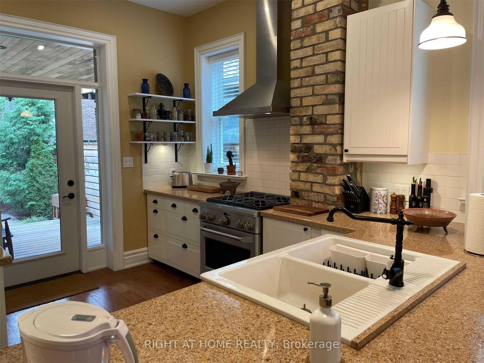 Photo 6 of Unit Main, 55 West Lodge Avenue, Toronto, Roncesvalles — HOMEH