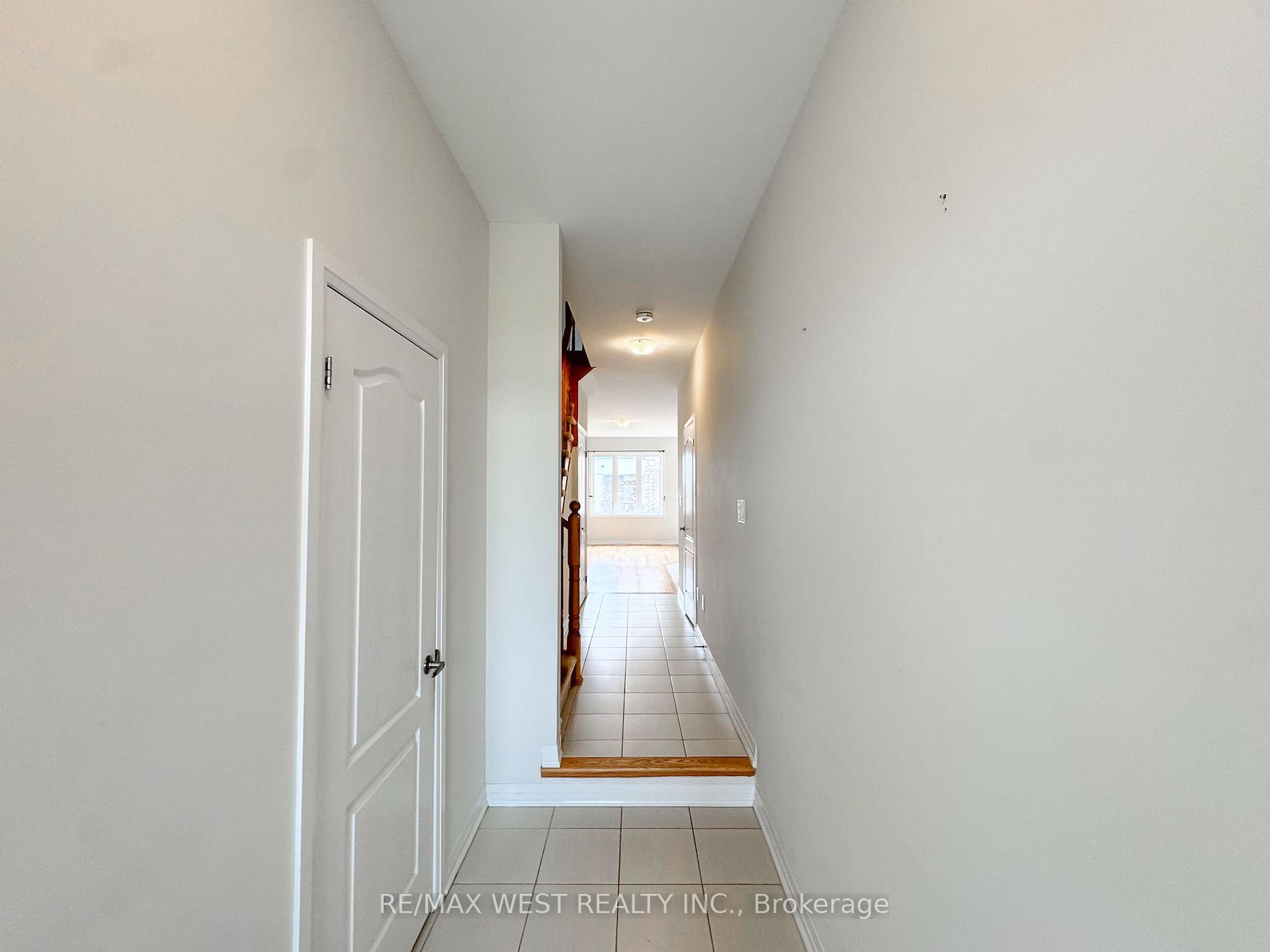Photo 4 of 186 Parkinson Crescent, Orangeville — HOMEH