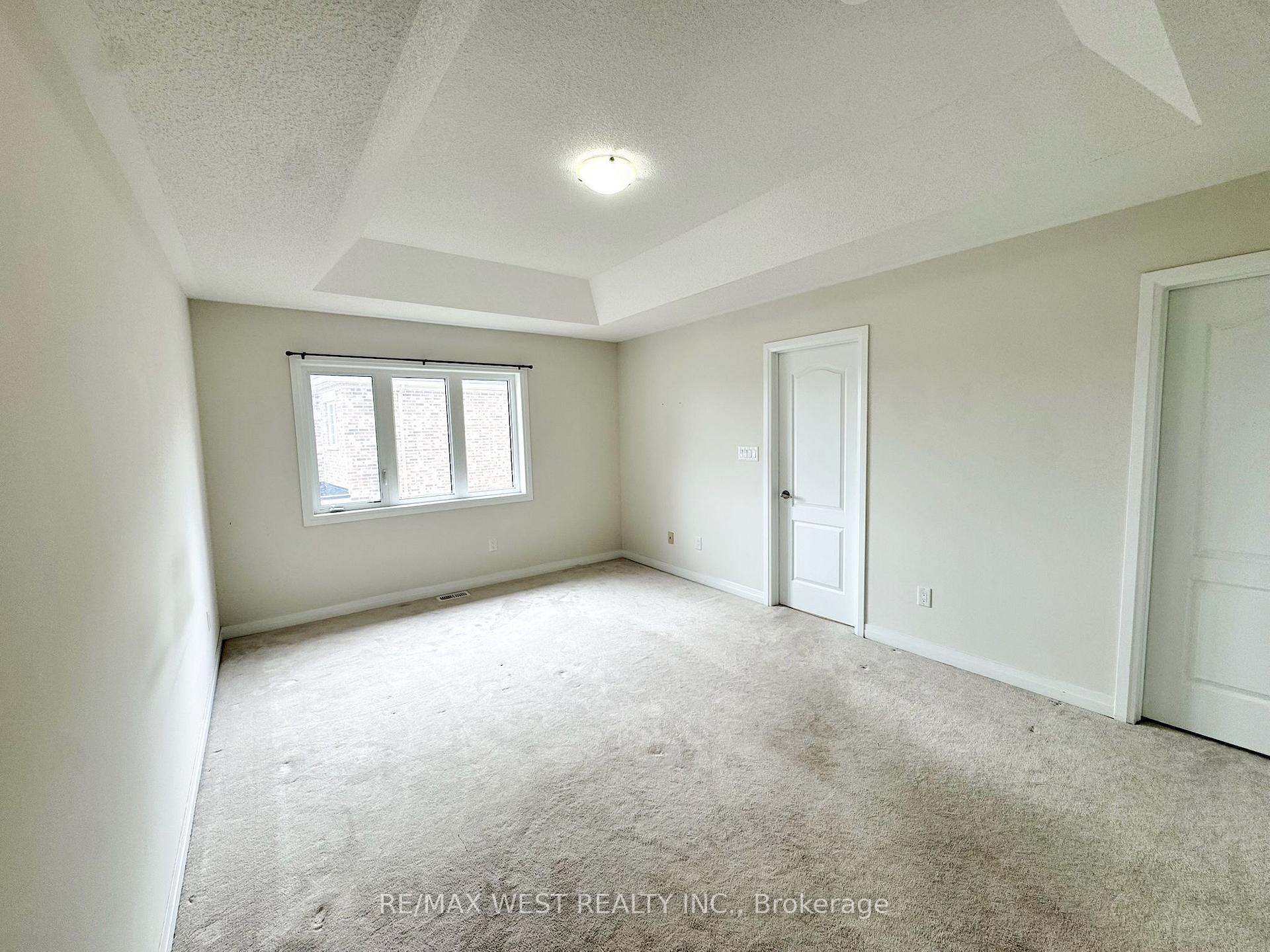 Photo 14 of 186 Parkinson Crescent, Orangeville — HOMEH