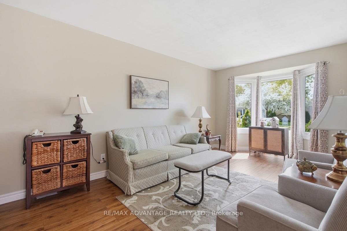 Photo 9 of 223 Ardsley Crescent, London, North I — HOMEH