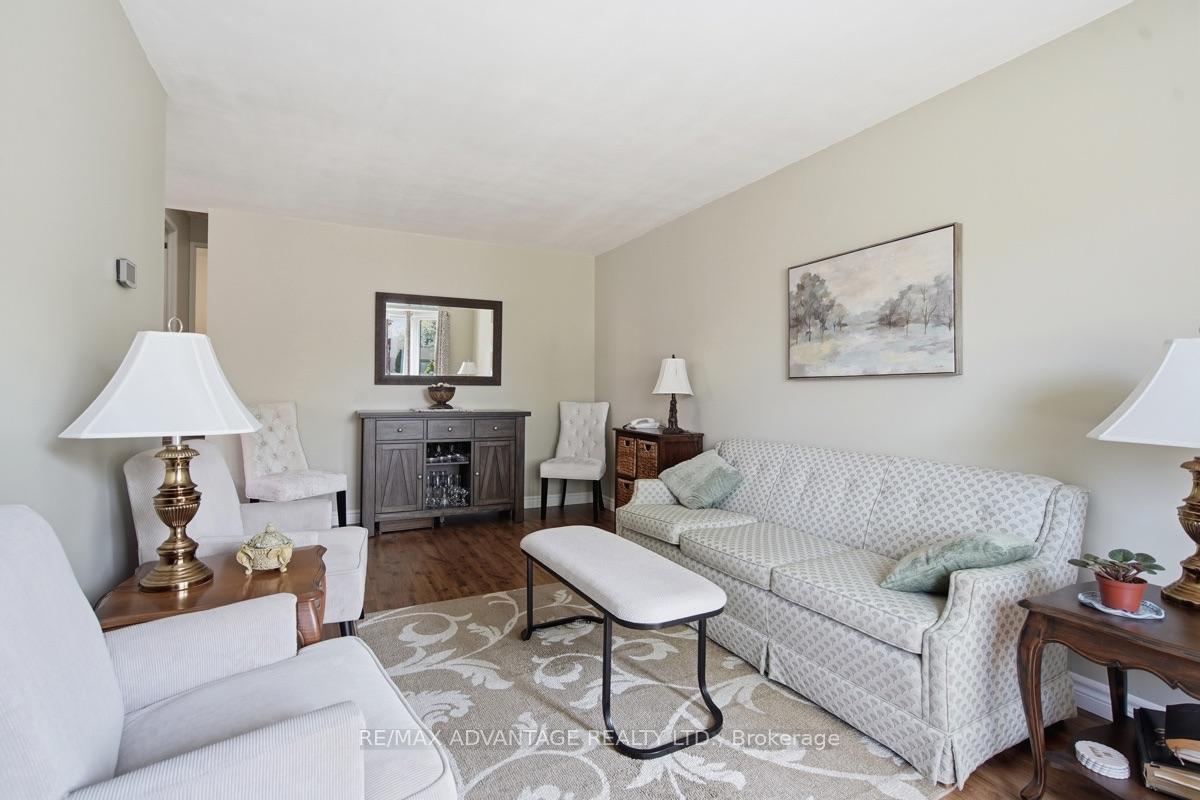 Photo 10 of 223 Ardsley Crescent, London, North I — HOMEH