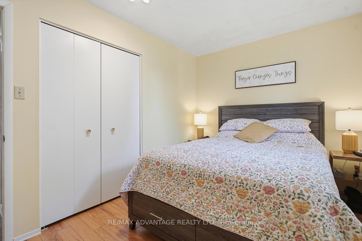 Photo 20 of 223 Ardsley Crescent, London, North I — HOMEH