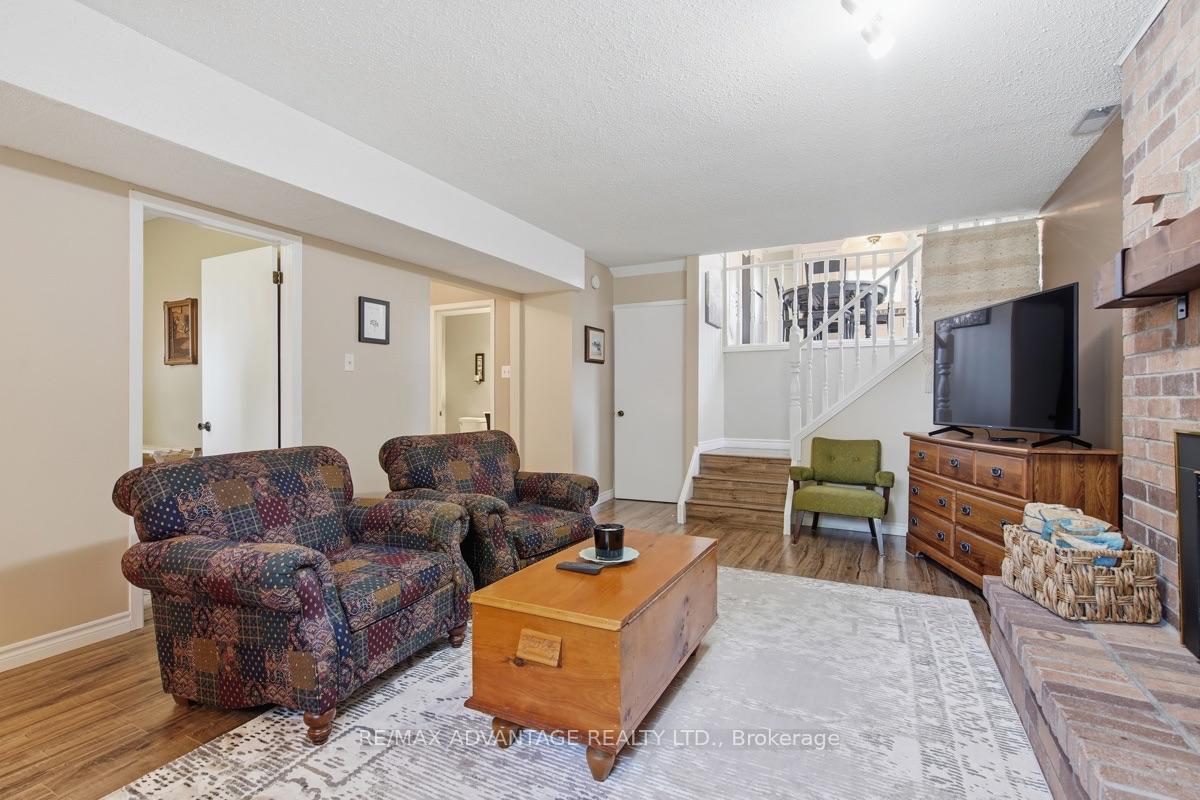 Photo 28 of 223 Ardsley Crescent, London, North I — HOMEH