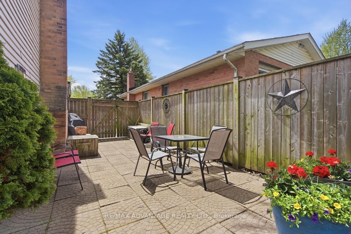 Photo 33 of 223 Ardsley Crescent, London, North I — HOMEH