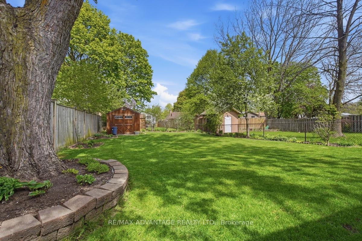 Photo 34 of 223 Ardsley Crescent, London, North I — HOMEH