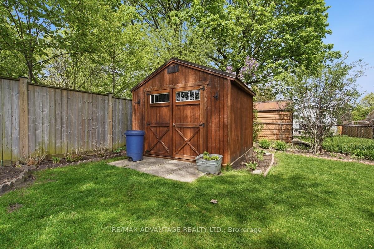 Photo 36 of 223 Ardsley Crescent, London, North I — HOMEH