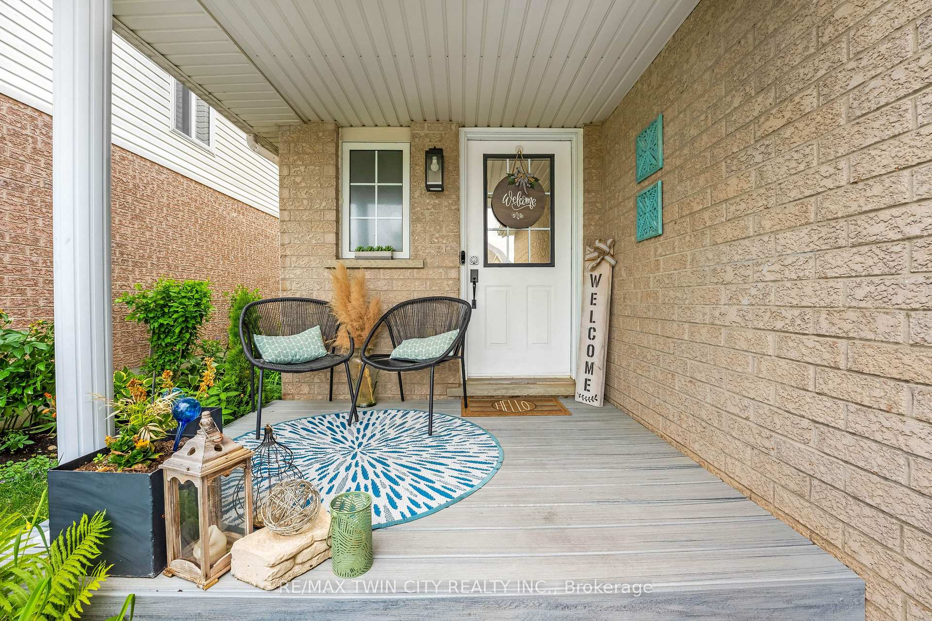 Photo 3 of 925 Copper Leaf Crescent, Kitchener, Trussler — HOMEH