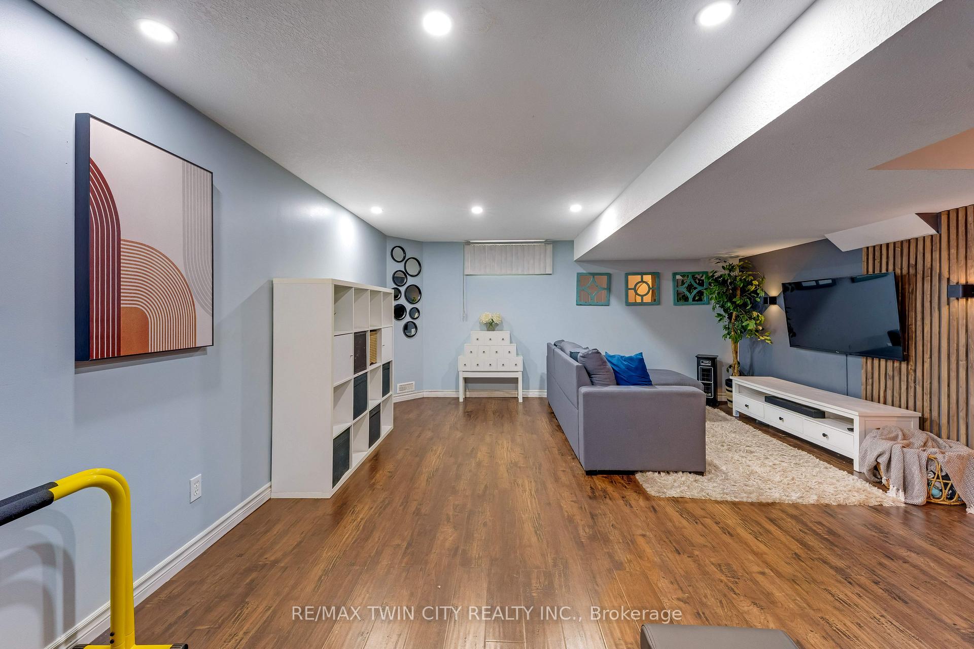 Photo 33 of 925 Copper Leaf Crescent, Kitchener, Trussler — HOMEH