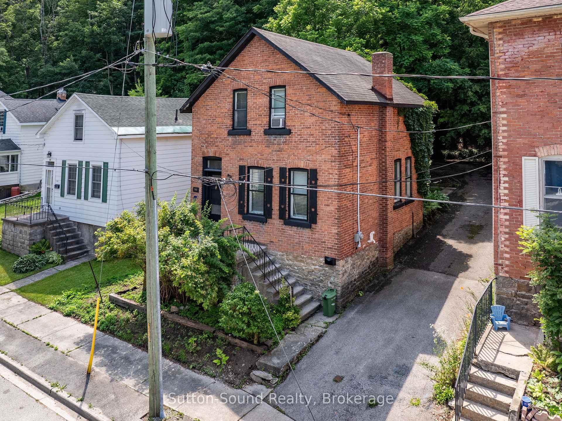 Photo of 790 3rd Ave A W