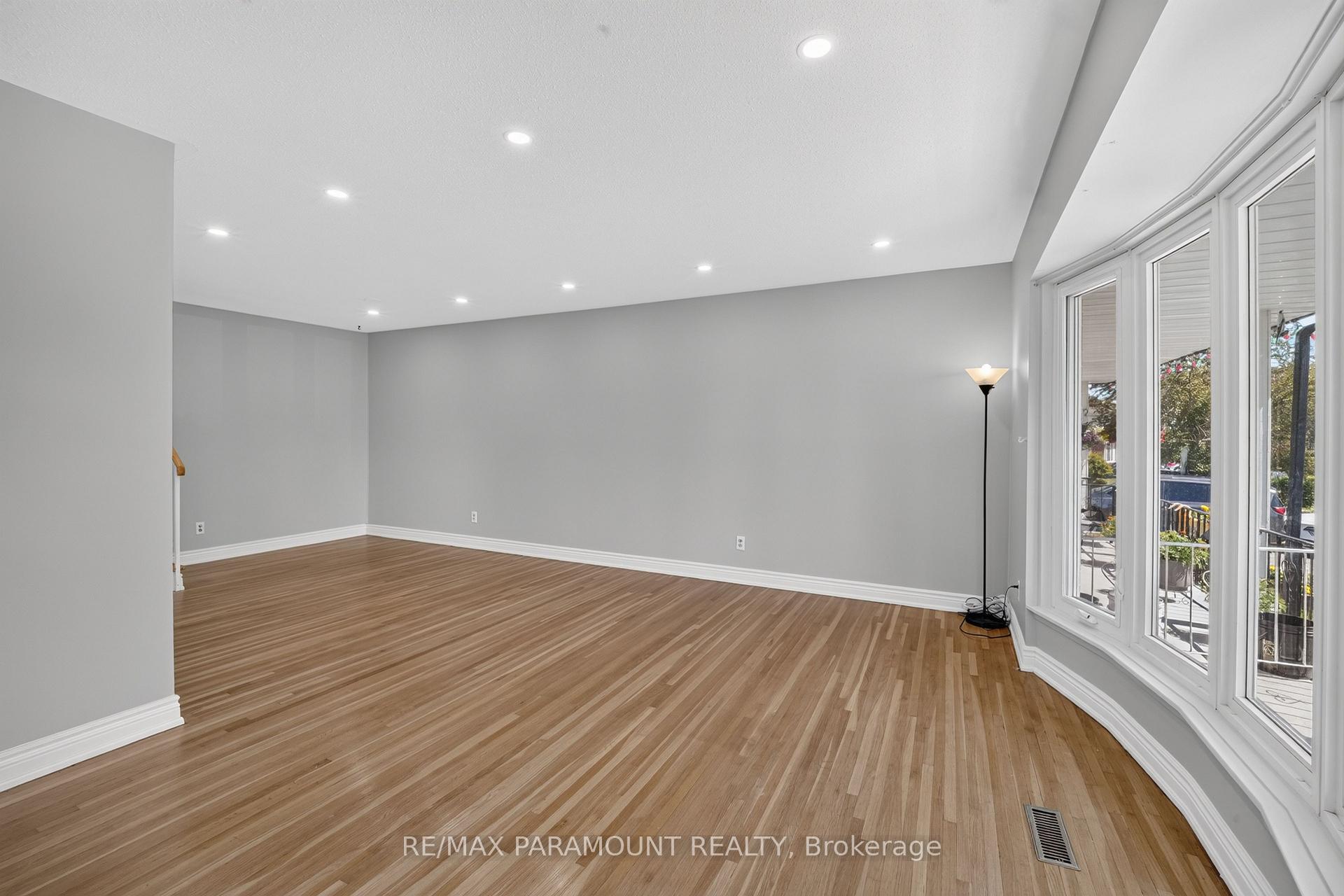 Photo 7 of 66 Doncaster Drive, Brampton, Southgate — HOMEH