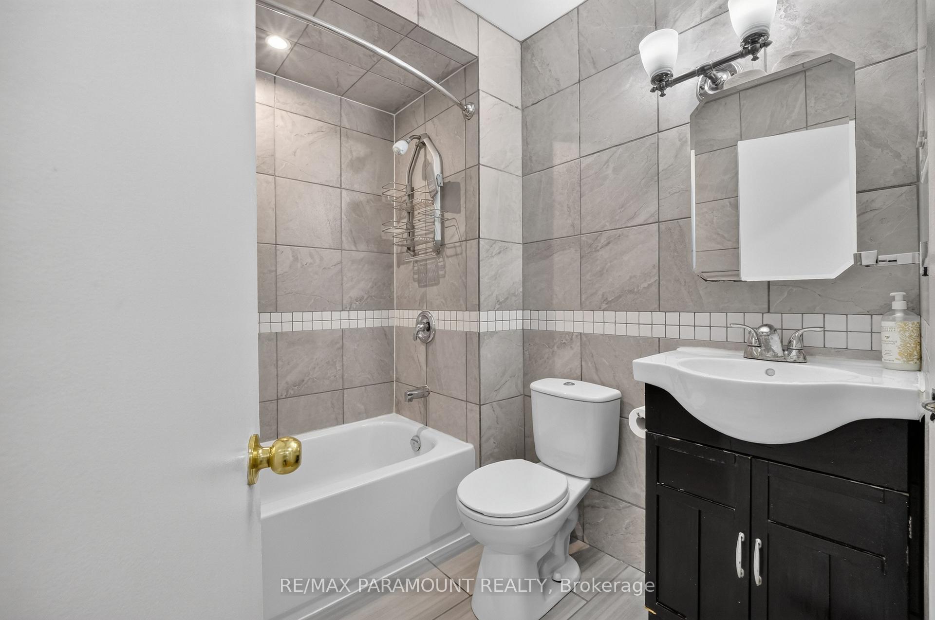 Photo 21 of 66 Doncaster Drive, Brampton, Southgate — HOMEH