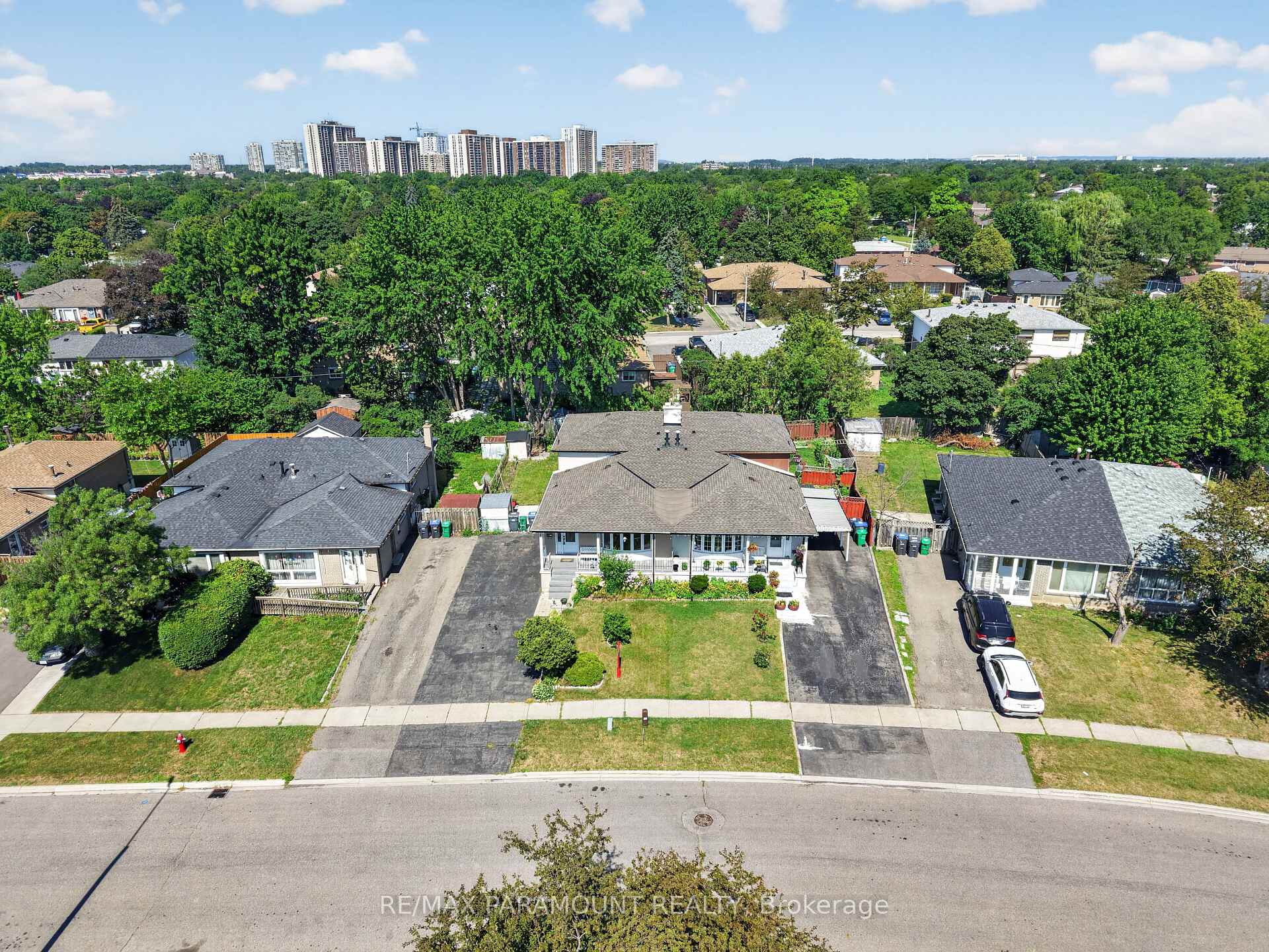 Photo 43 of 66 Doncaster Drive, Brampton, Southgate — HOMEH