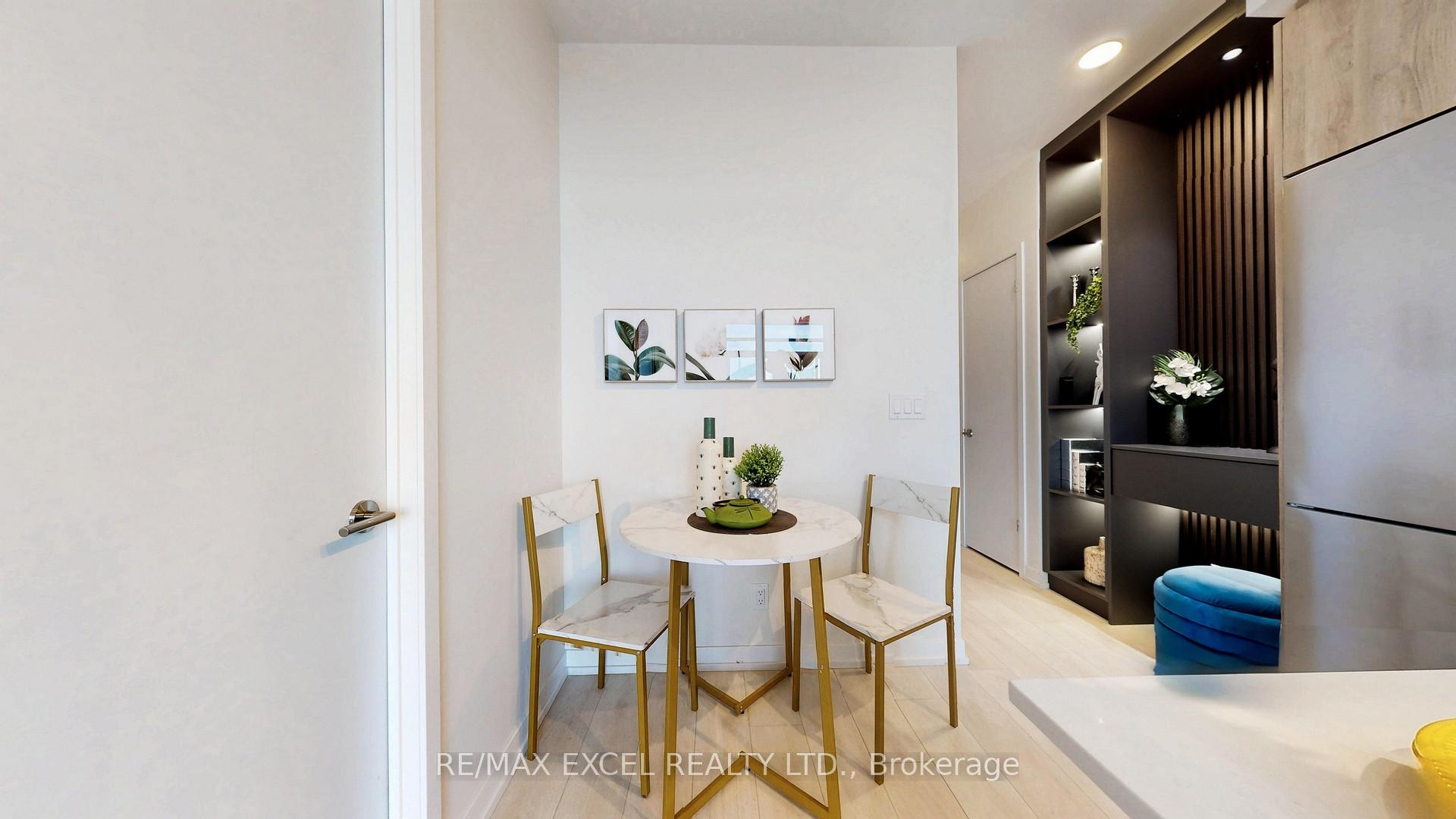 Photo 16 of Unit 802, 8 Beverley Glen Boulevard, Vaughan, Beverley Glen — HOMEH