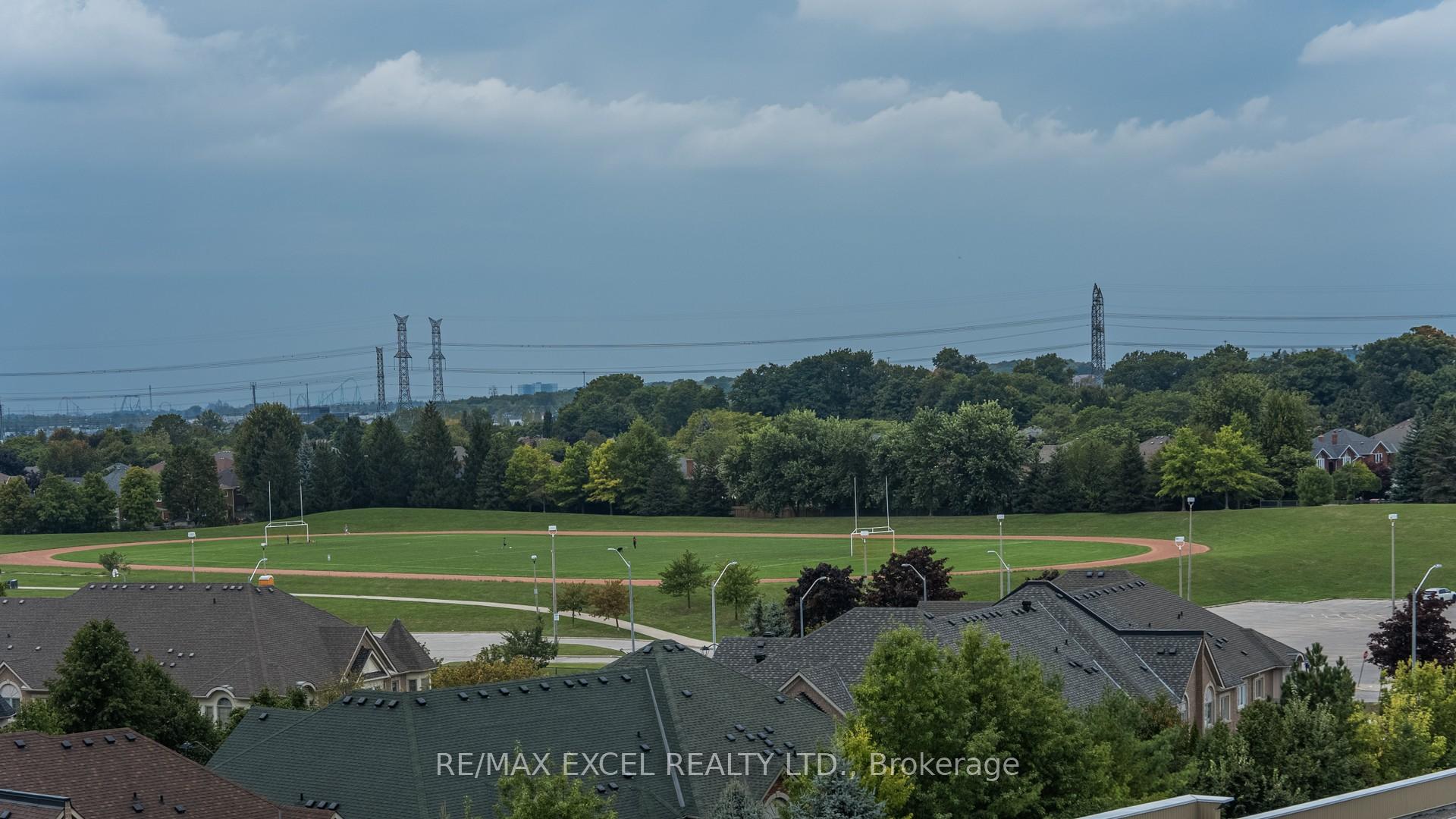 Photo 44 of Unit 802, 8 Beverley Glen Boulevard, Vaughan, Beverley Glen — HOMEH