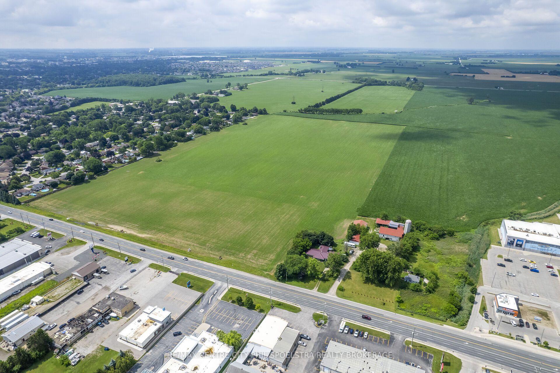 Photo 3 of 750 St Clair Street, Chatham-Kent, Chatham — HOMEH