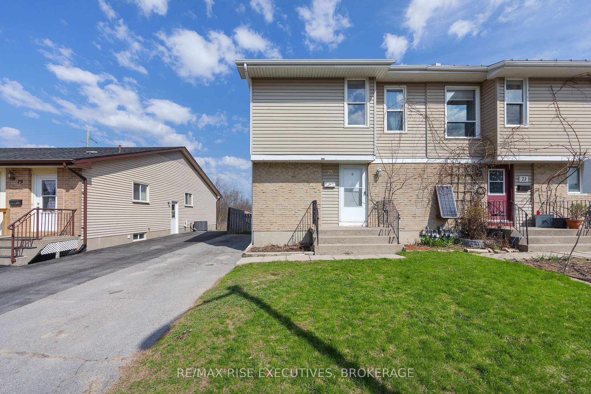 Photo 4 of 75 Wycliffe Crescent, Kingston, East of Sir John A. Blvd — HOMEH