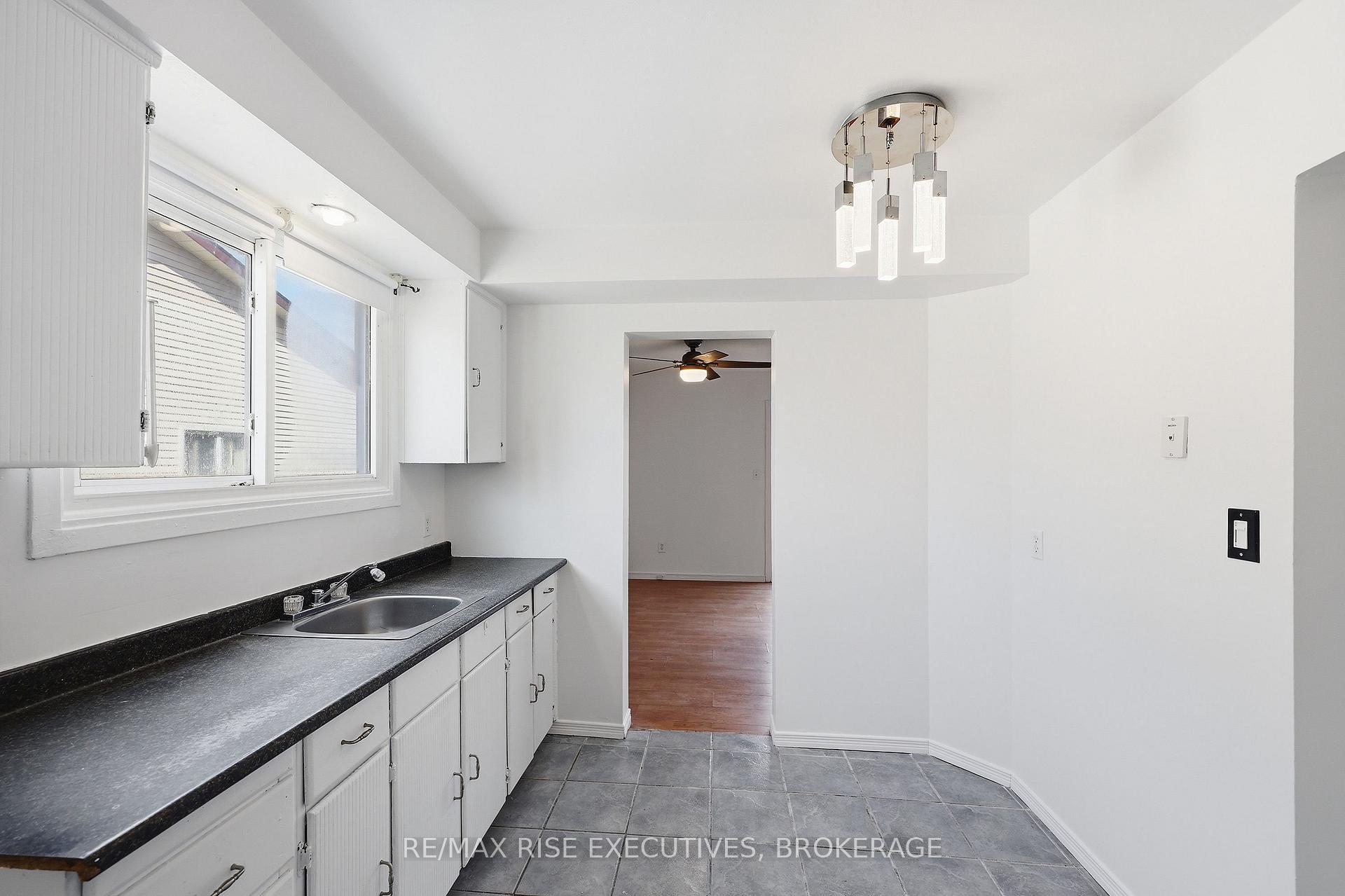 Photo 24 of 75 Wycliffe Crescent, Kingston, East of Sir John A. Blvd — HOMEH