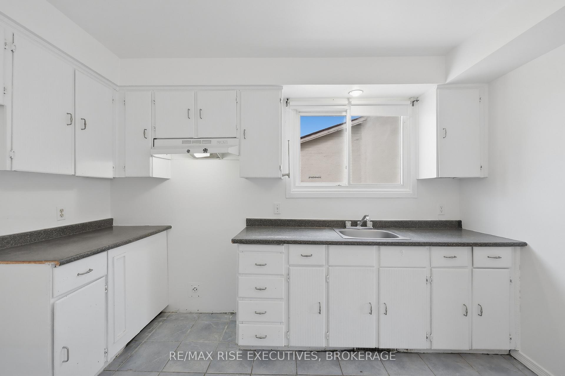 Photo 25 of 75 Wycliffe Crescent, Kingston, East of Sir John A. Blvd — HOMEH