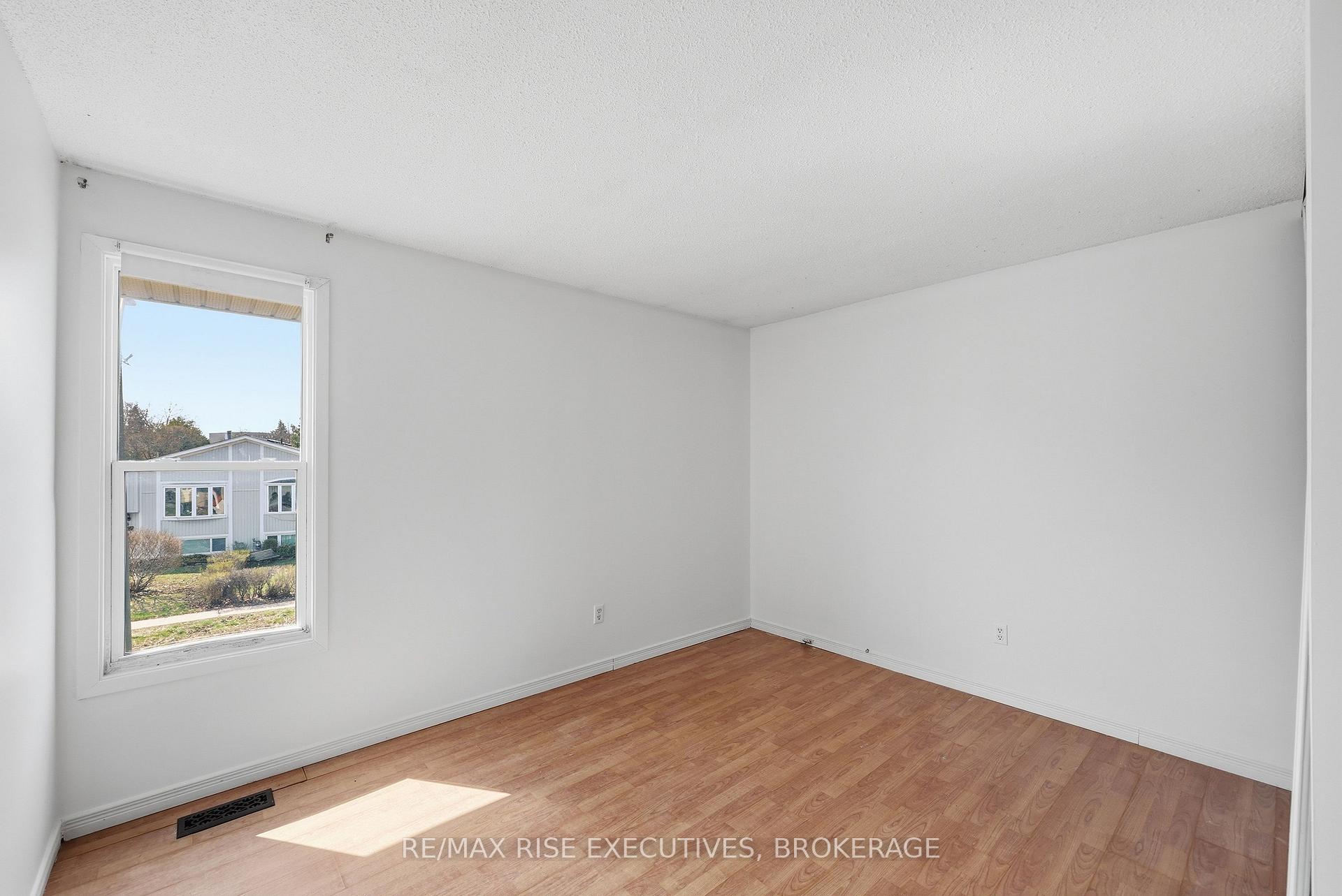Photo 28 of 75 Wycliffe Crescent, Kingston, East of Sir John A. Blvd — HOMEH