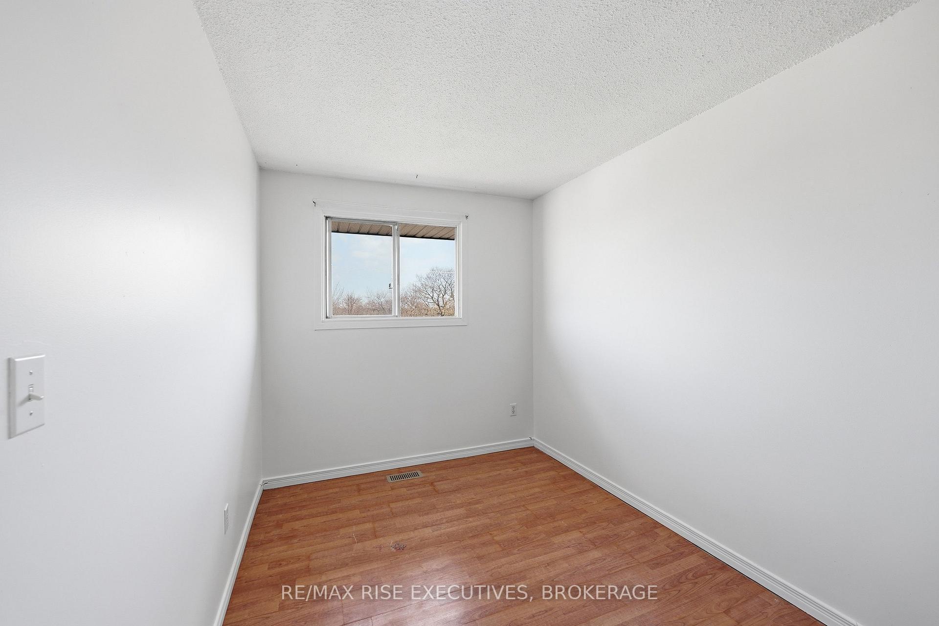 Photo 31 of 75 Wycliffe Crescent, Kingston, East of Sir John A. Blvd — HOMEH