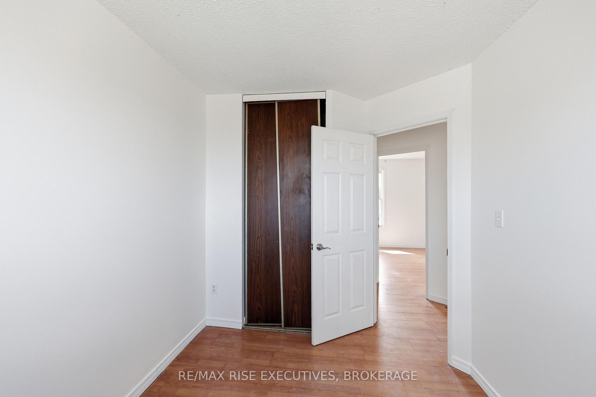 Photo 32 of 75 Wycliffe Crescent, Kingston, East of Sir John A. Blvd — HOMEH