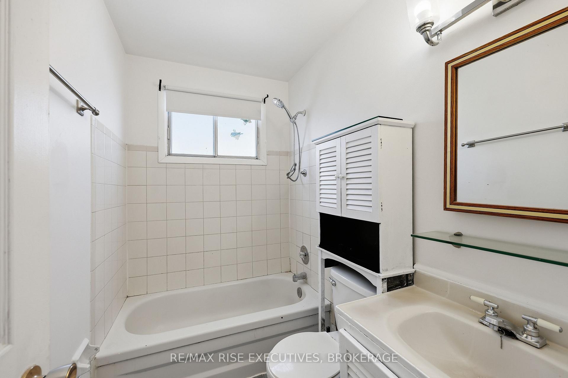 Photo 33 of 75 Wycliffe Crescent, Kingston, East of Sir John A. Blvd — HOMEH