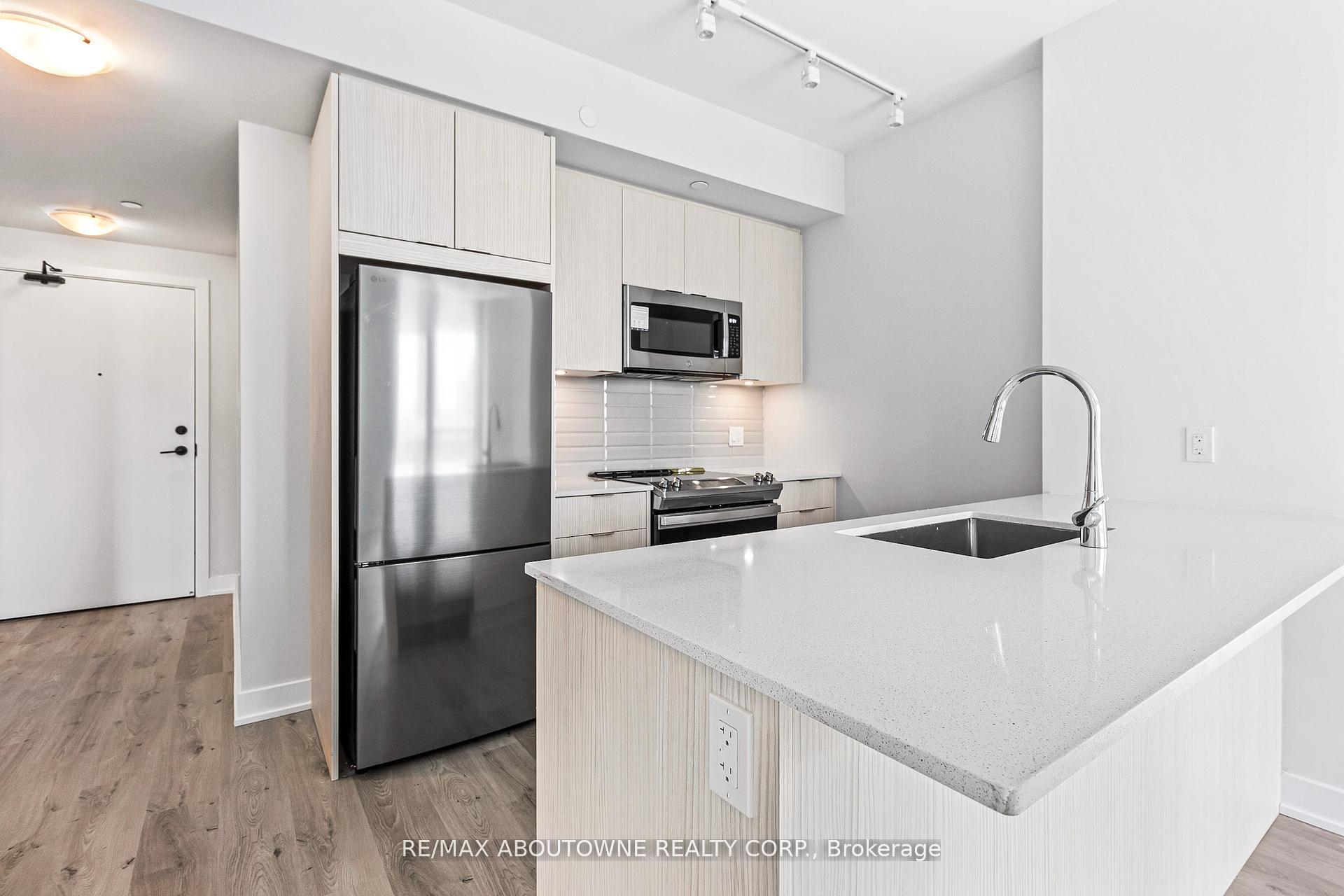 Photo 2 of Unit 1003, 430 Square One Drive, Mississauga, City Centre — HOMEH