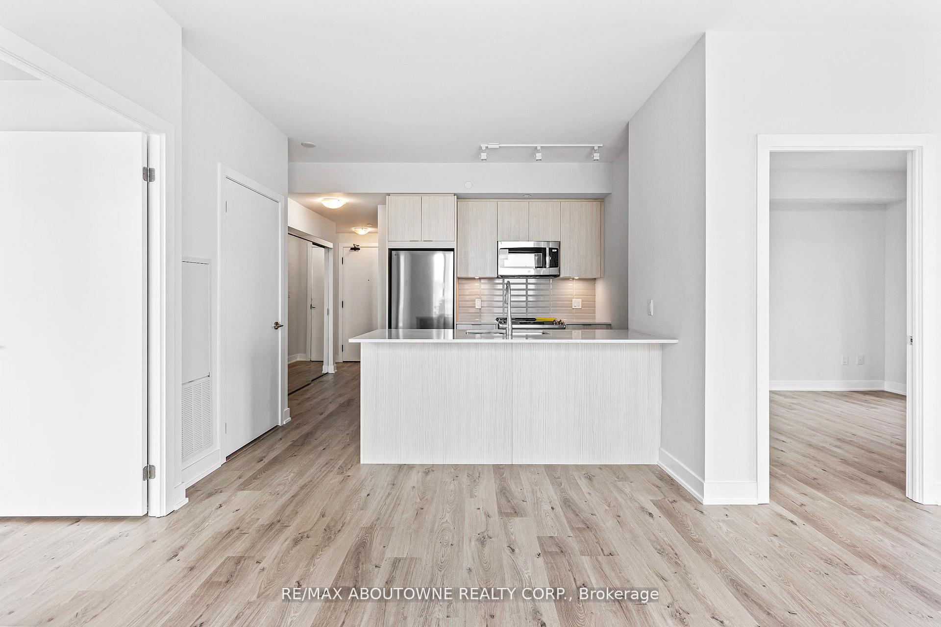 Photo 5 of Unit 1003, 430 Square One Drive, Mississauga, City Centre — HOMEH