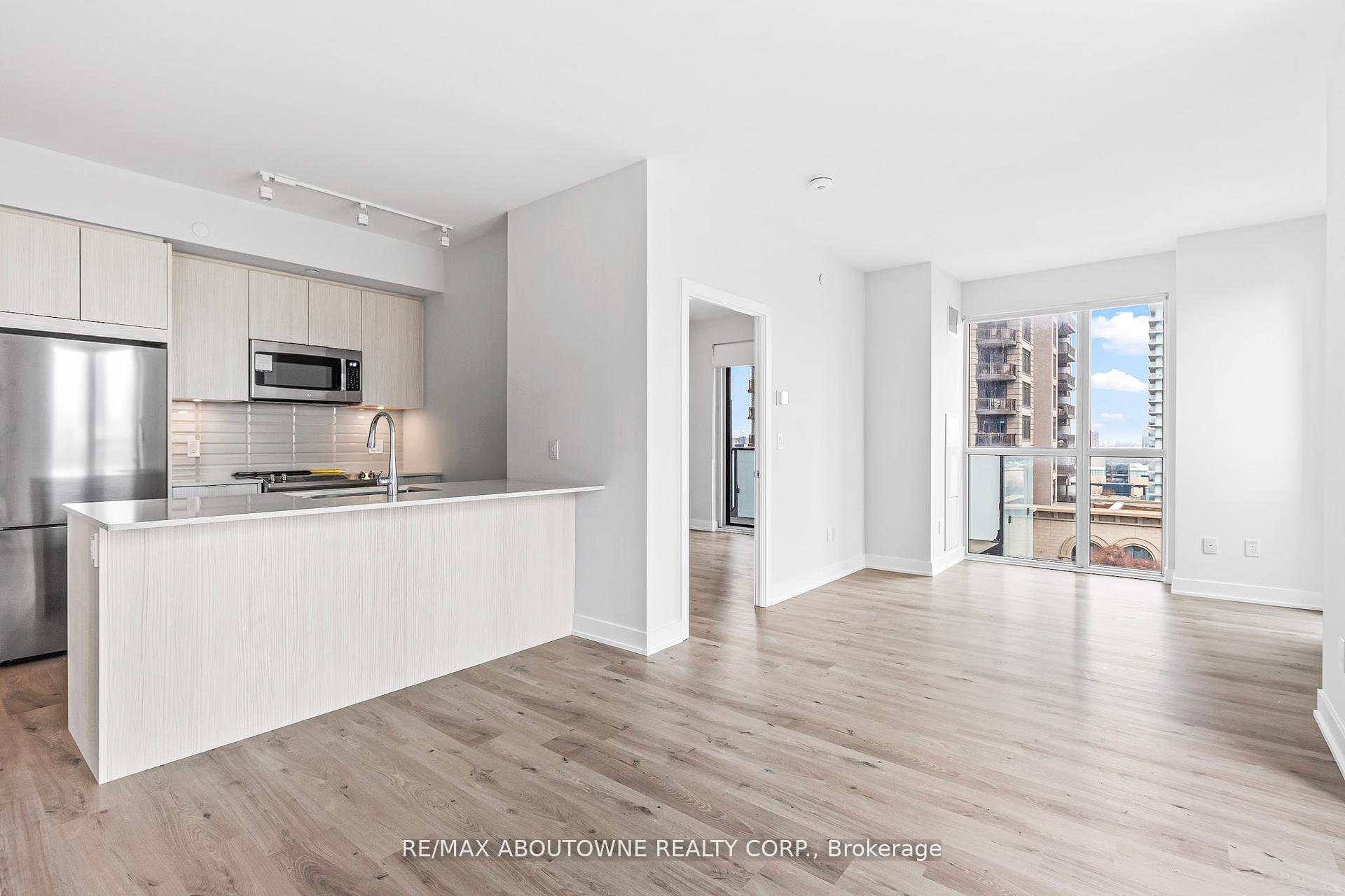 Photo 6 of Unit 1003, 430 Square One Drive, Mississauga, City Centre — HOMEH