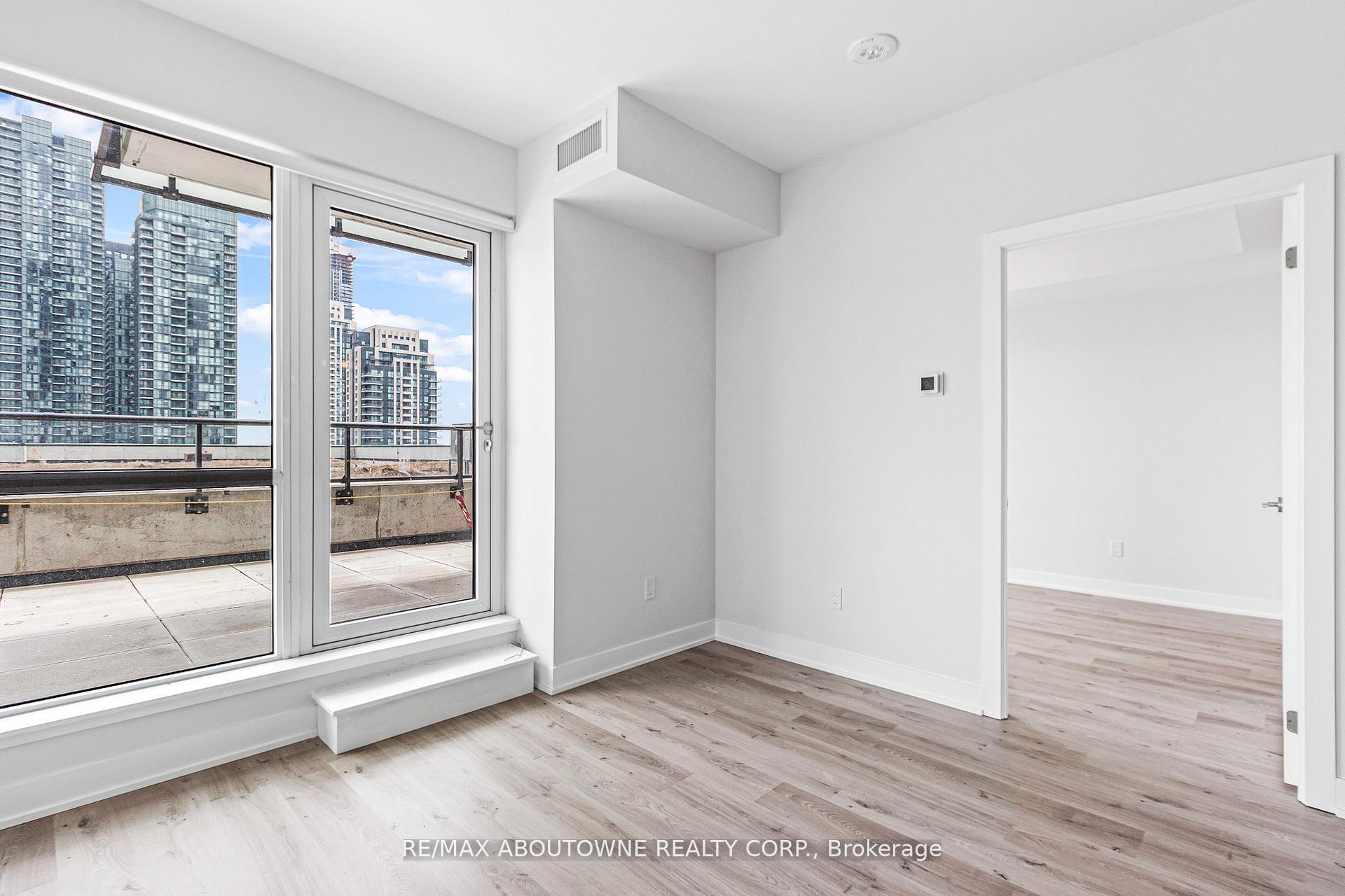 Photo 8 of Unit 1003, 430 Square One Drive, Mississauga, City Centre — HOMEH