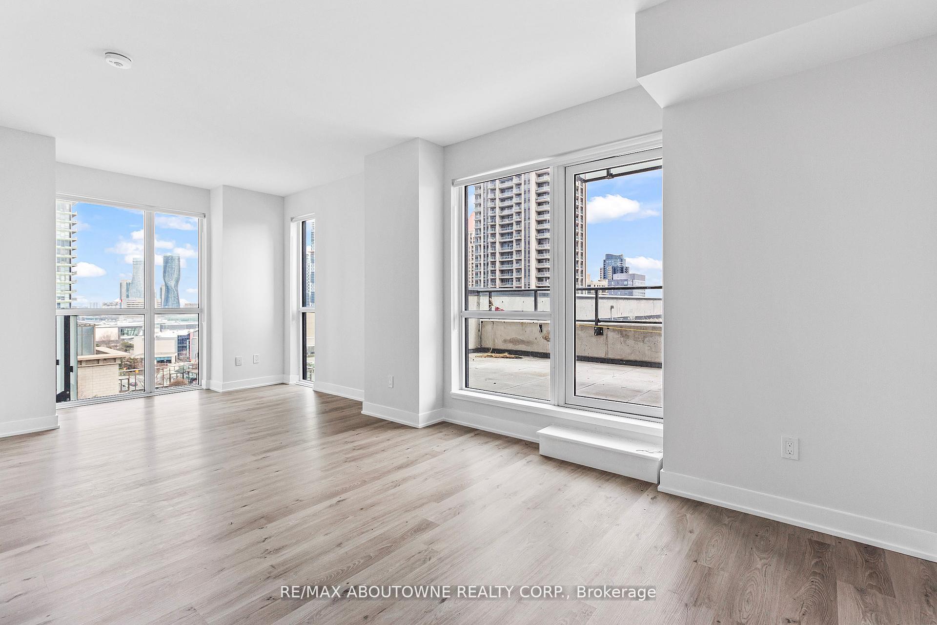 Photo 10 of Unit 1003, 430 Square One Drive, Mississauga, City Centre — HOMEH