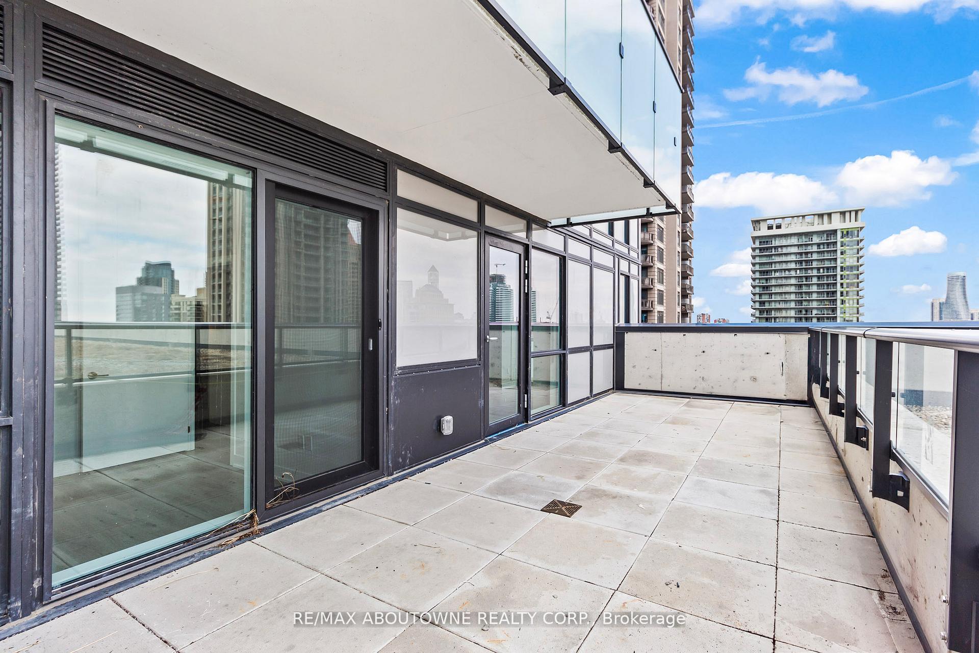 Photo 20 of Unit 1003, 430 Square One Drive, Mississauga, City Centre — HOMEH
